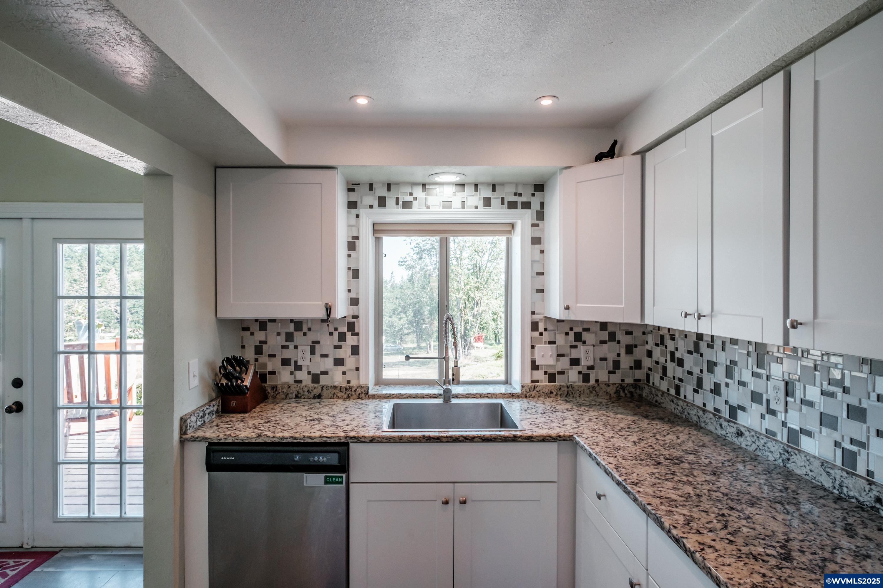 36680 Edgemont Dr