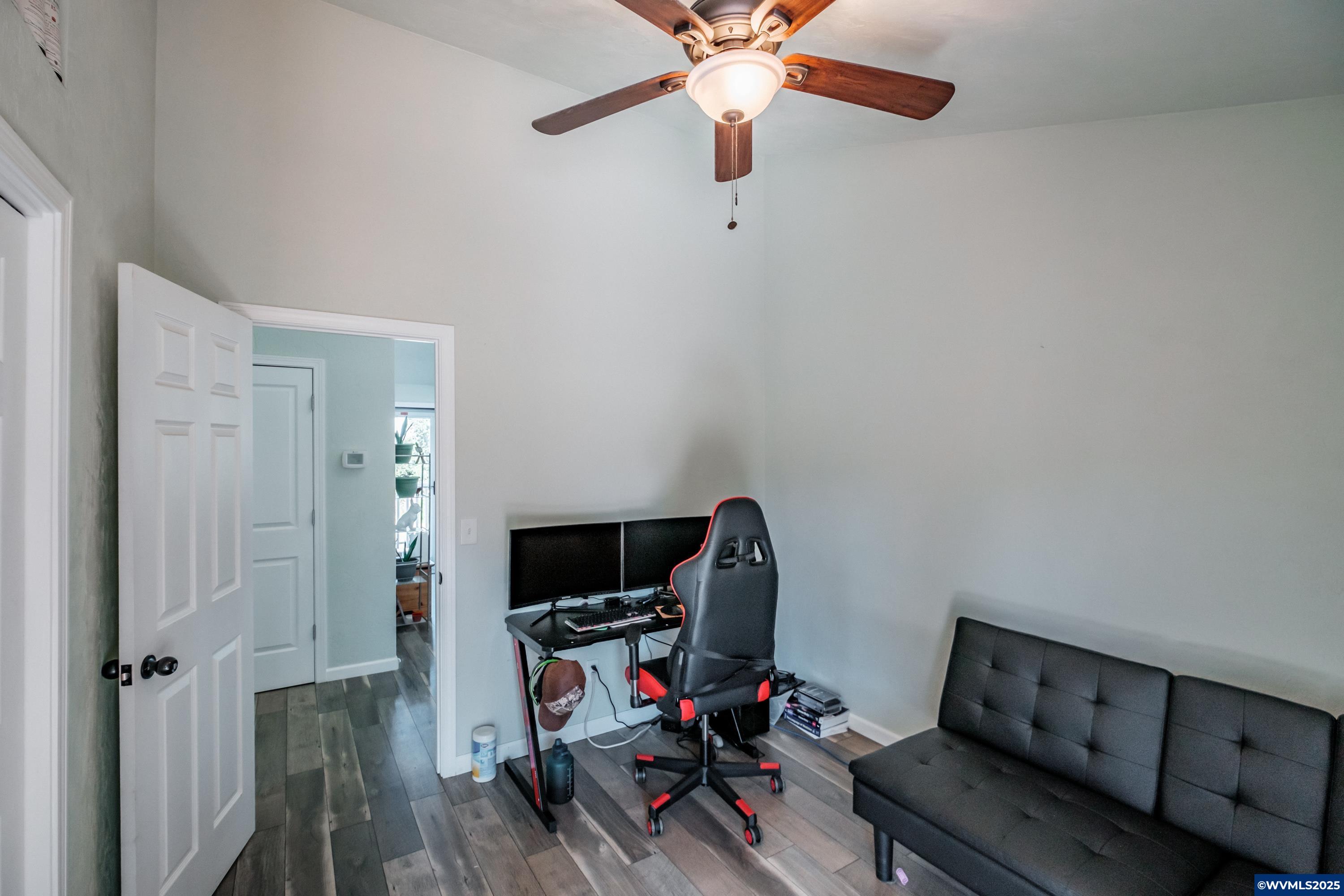 36680 Edgemont Dr