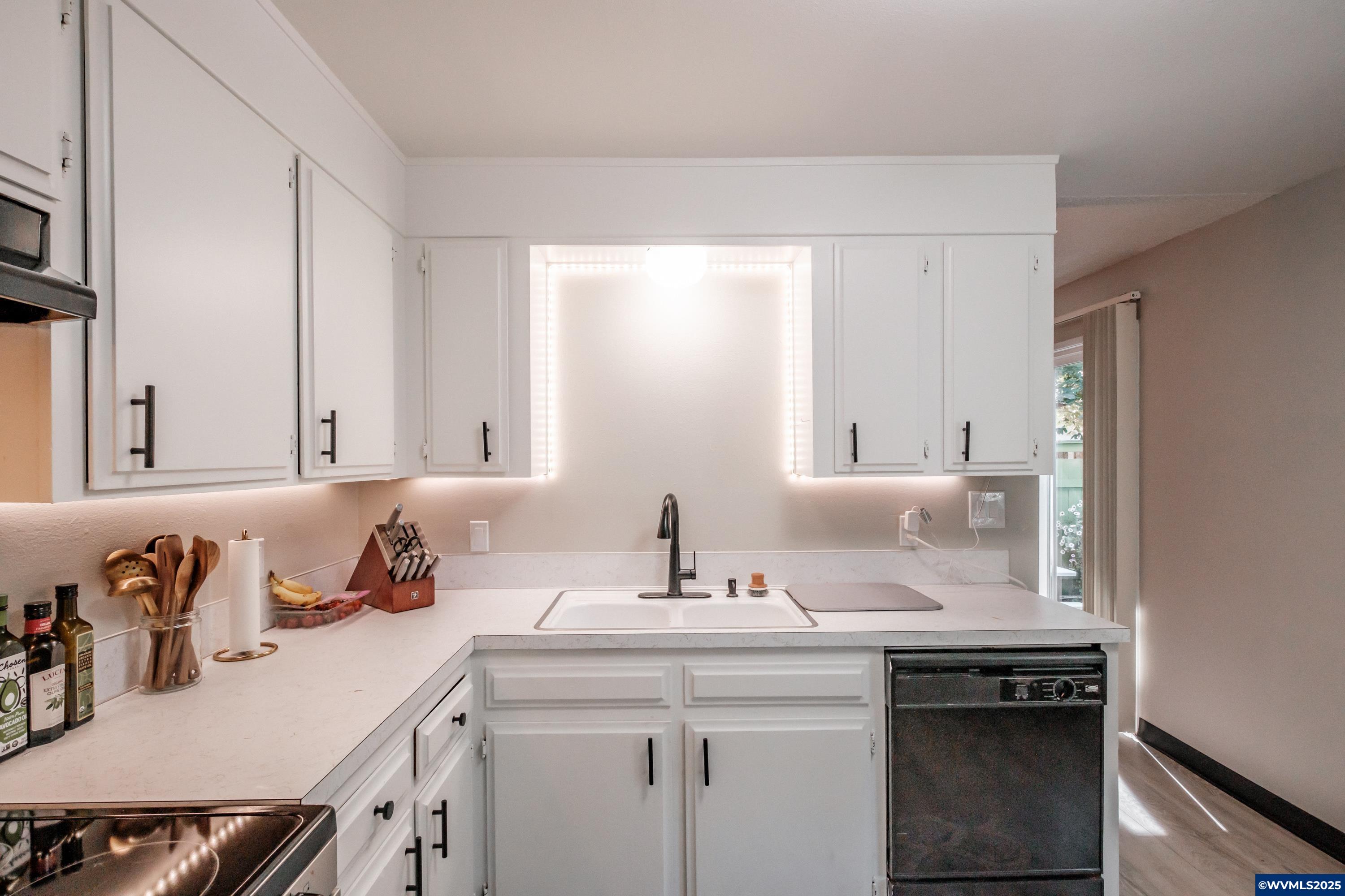 297 W Main St, Monmouth, OR, 97361