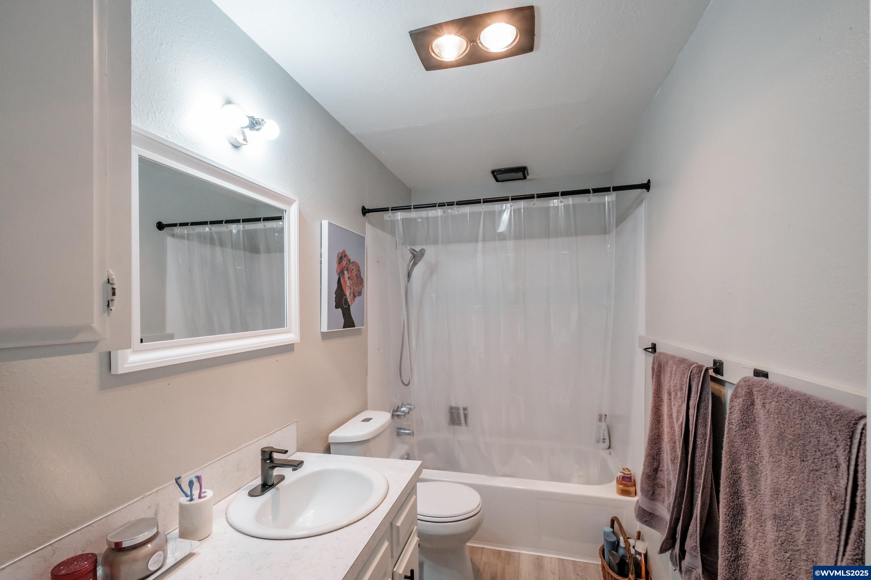 297 W Main St, Monmouth, OR, 97361