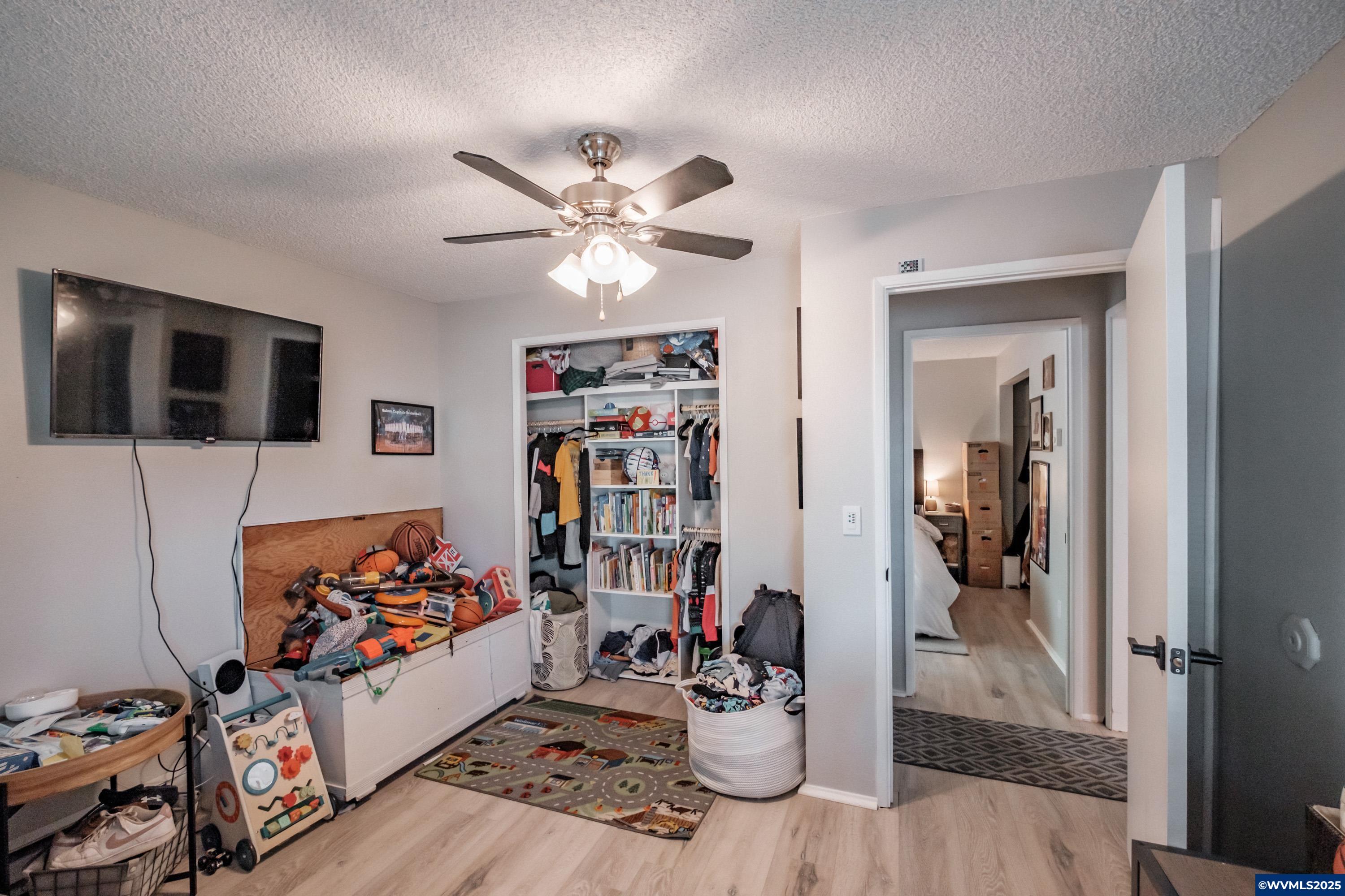 297 W Main St, Monmouth, OR, 97361