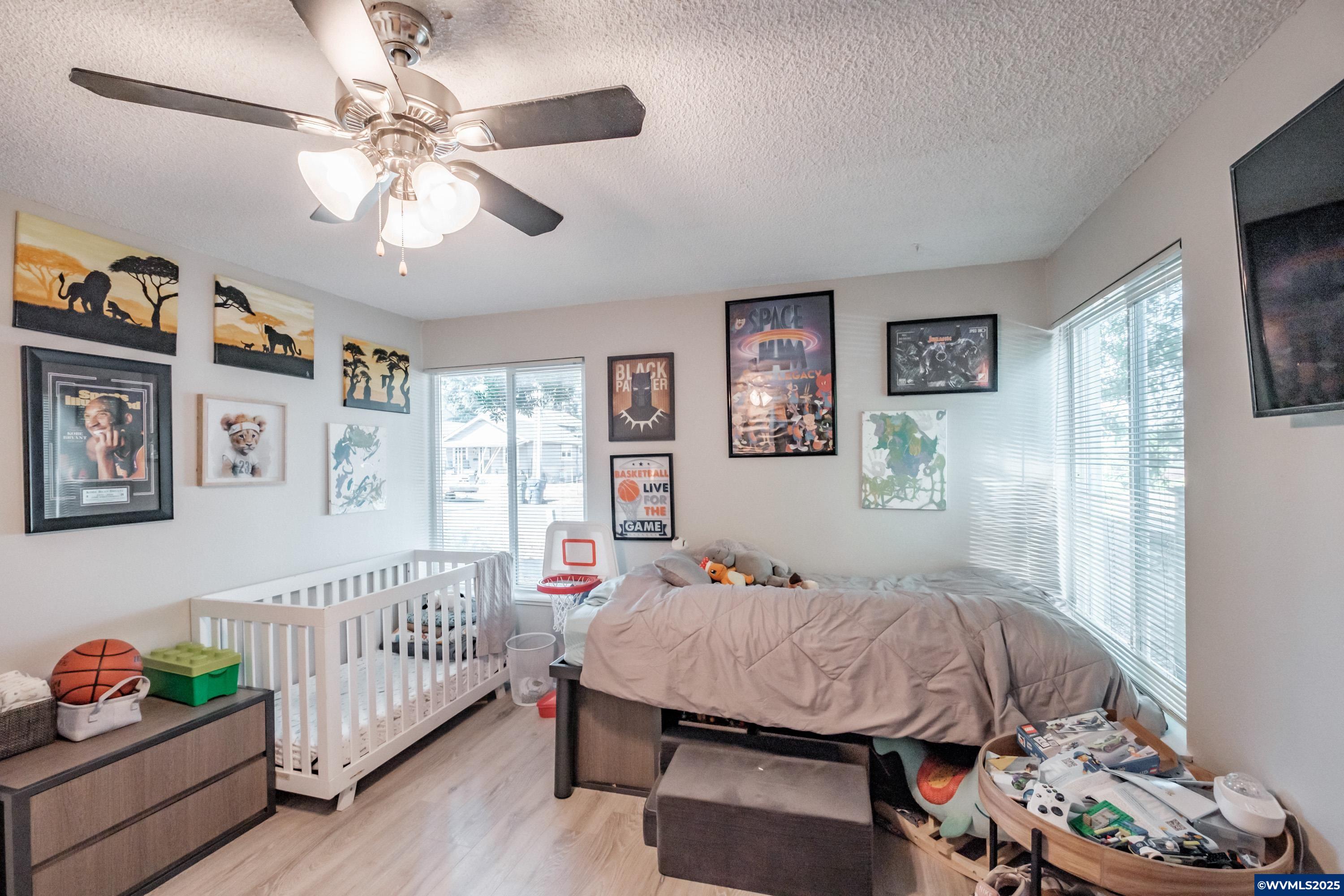 297 W Main St, Monmouth, OR, 97361