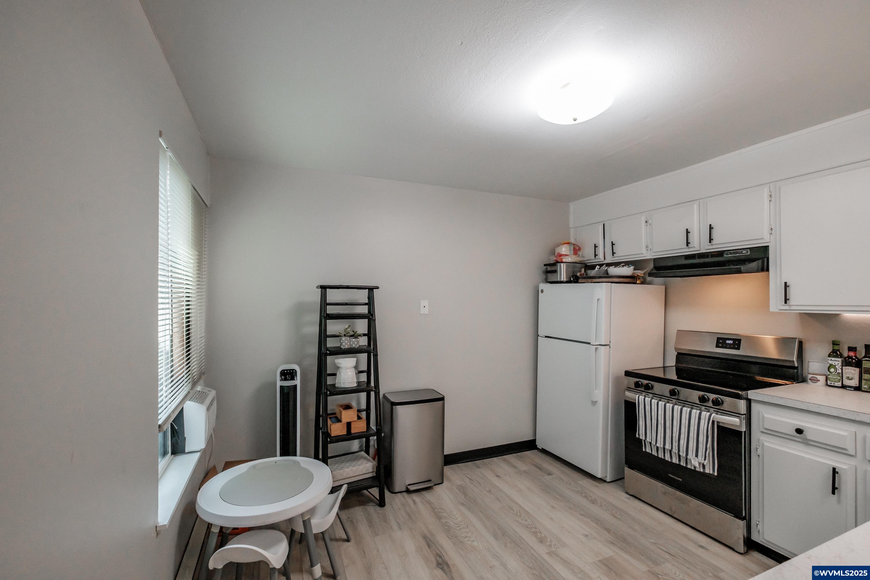 297 W Main St, Monmouth, OR, 97361