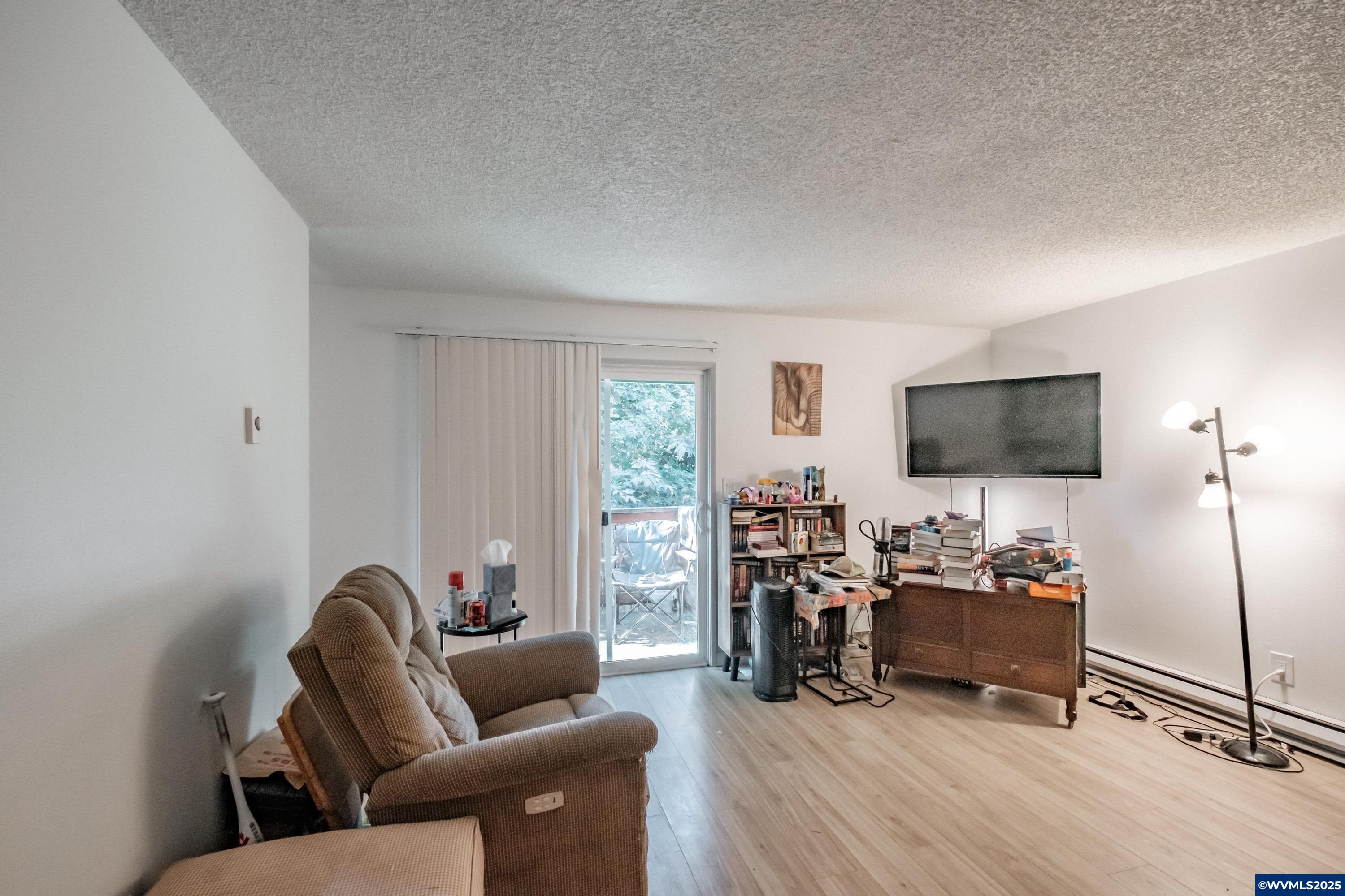 297 W Main St, Monmouth, OR, 97361