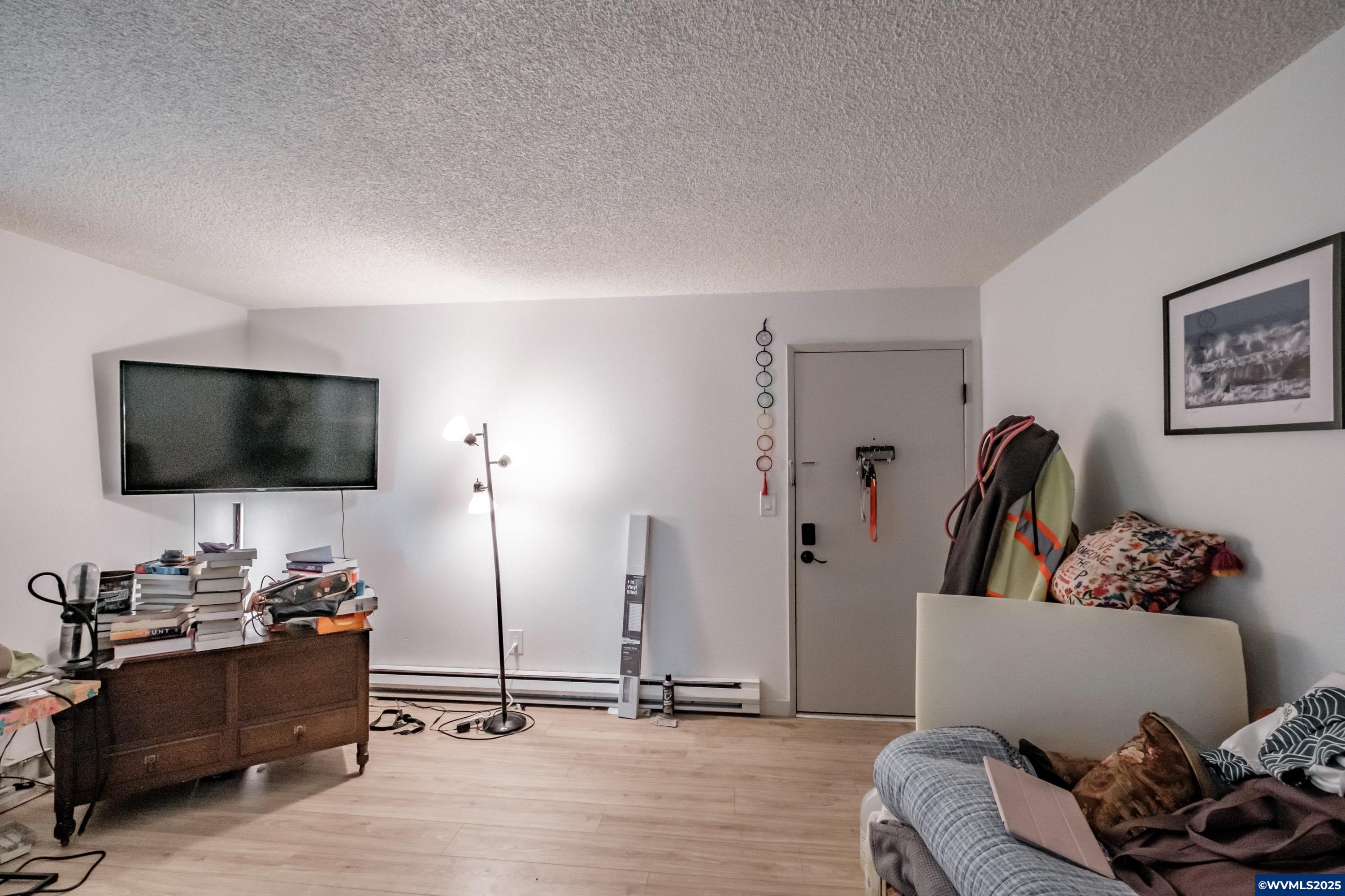 297 W Main St, Monmouth, OR, 97361