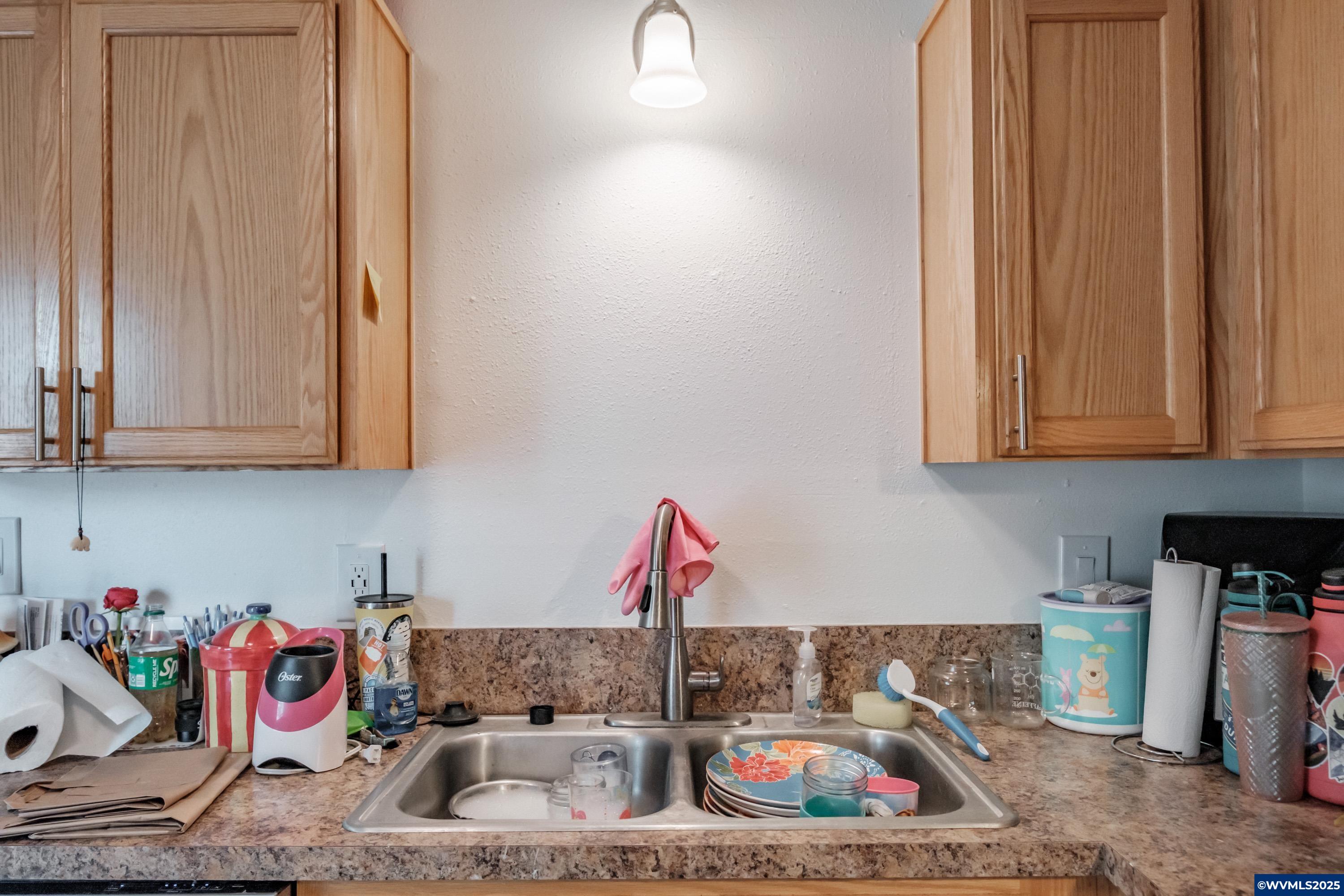 297 W Main St, Monmouth, OR, 97361