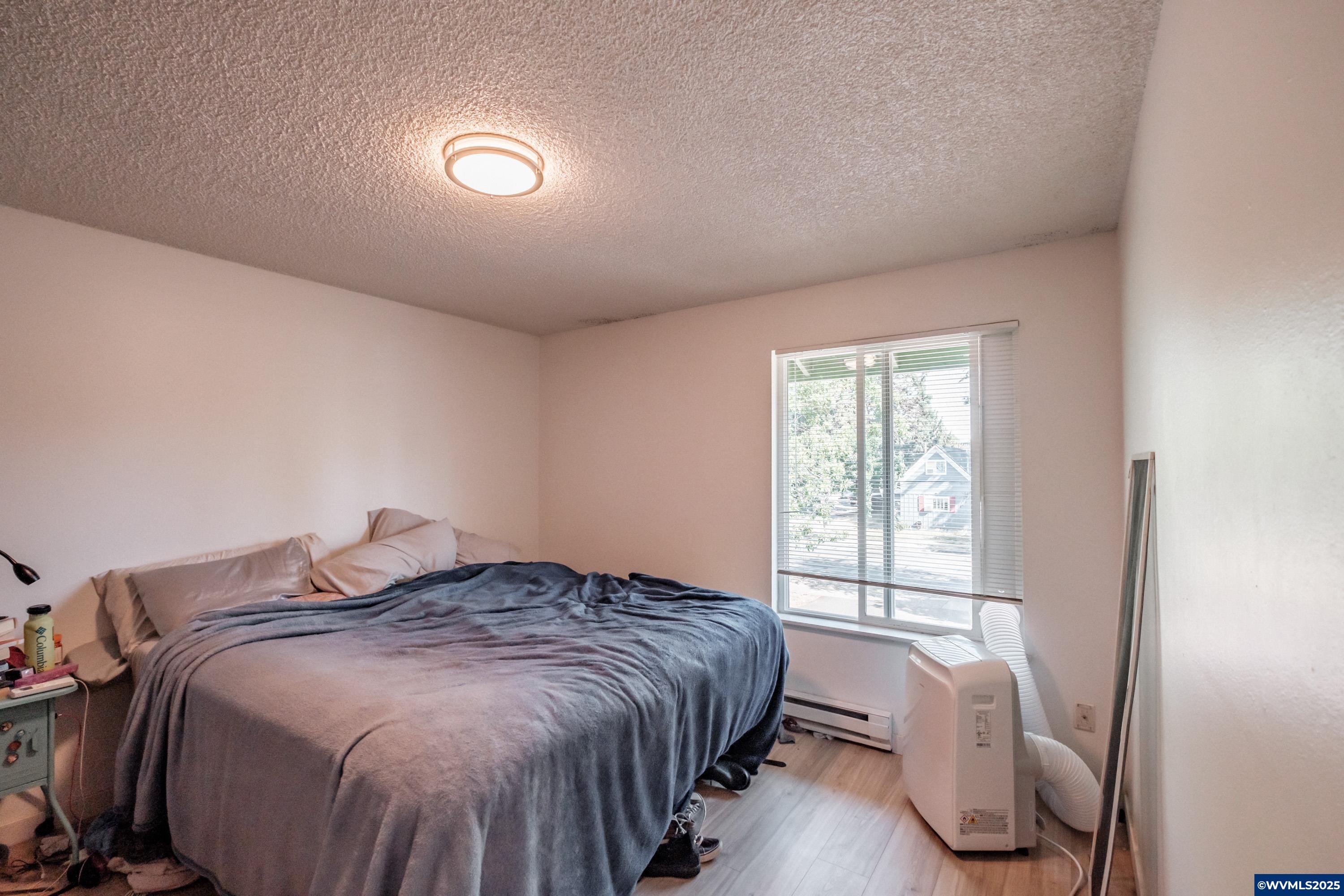 297 W Main St, Monmouth, OR, 97361