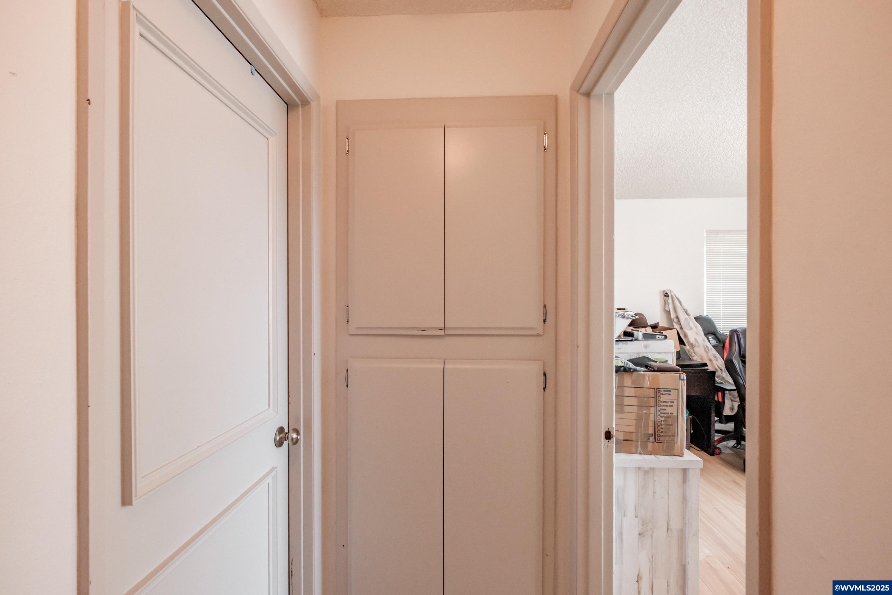 297 W Main St, Monmouth, OR, 97361