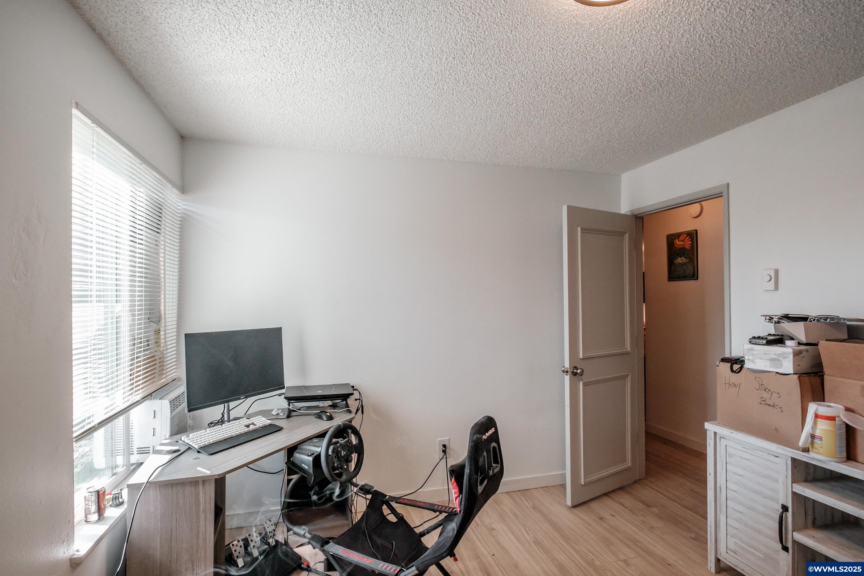 297 W Main St, Monmouth, OR, 97361