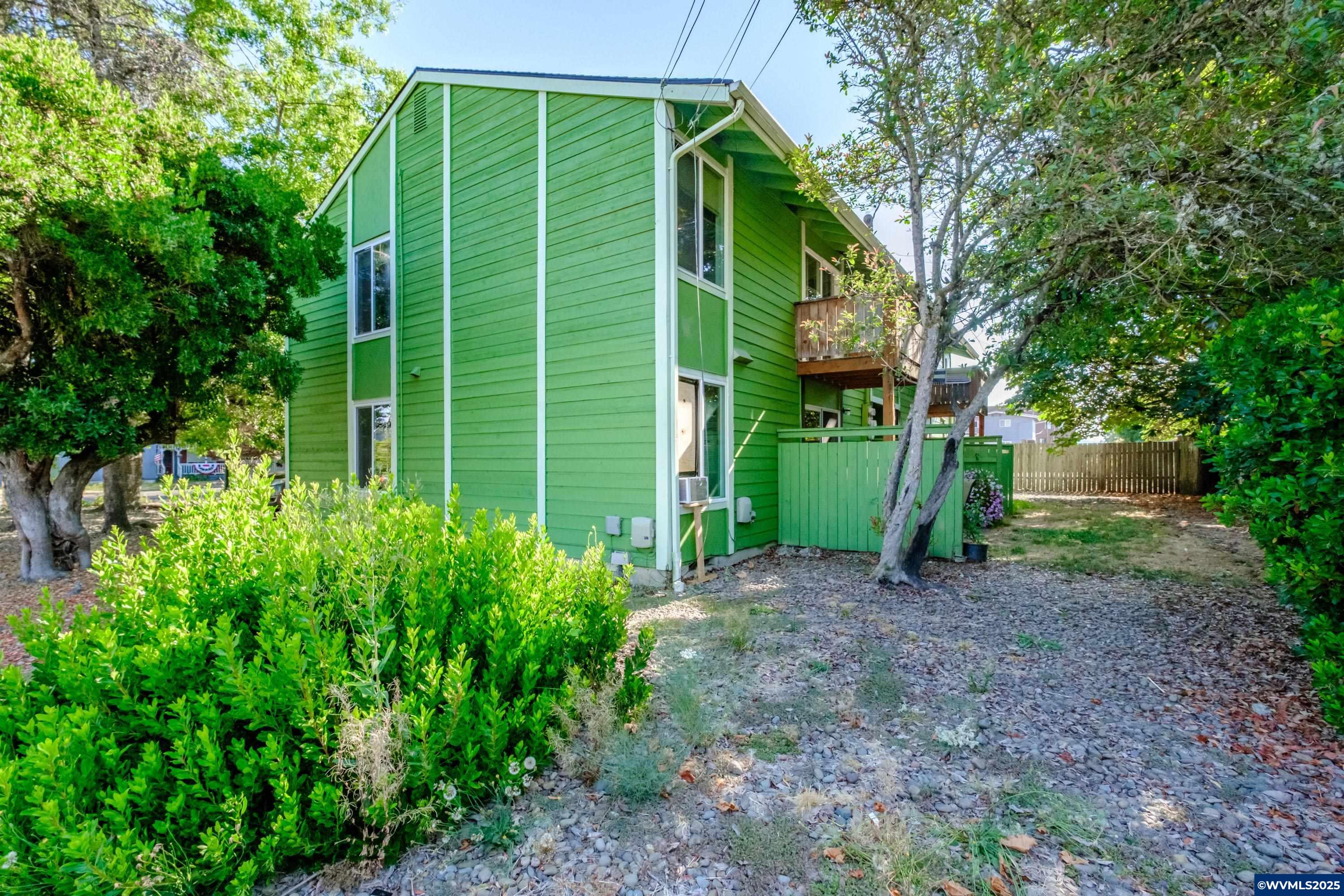 297 W Main St, Monmouth, OR, 97361