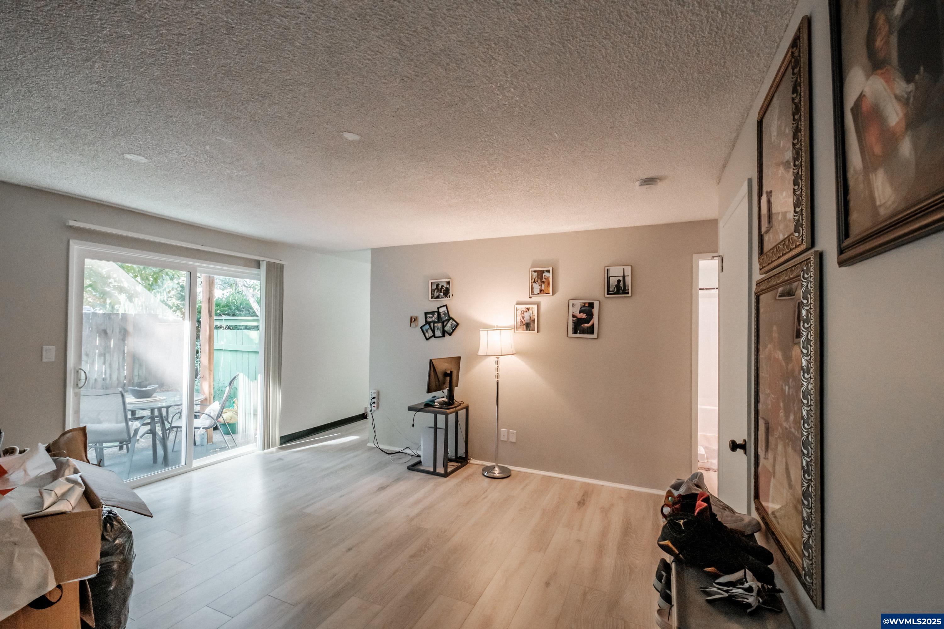 297 W Main St, Monmouth, OR, 97361