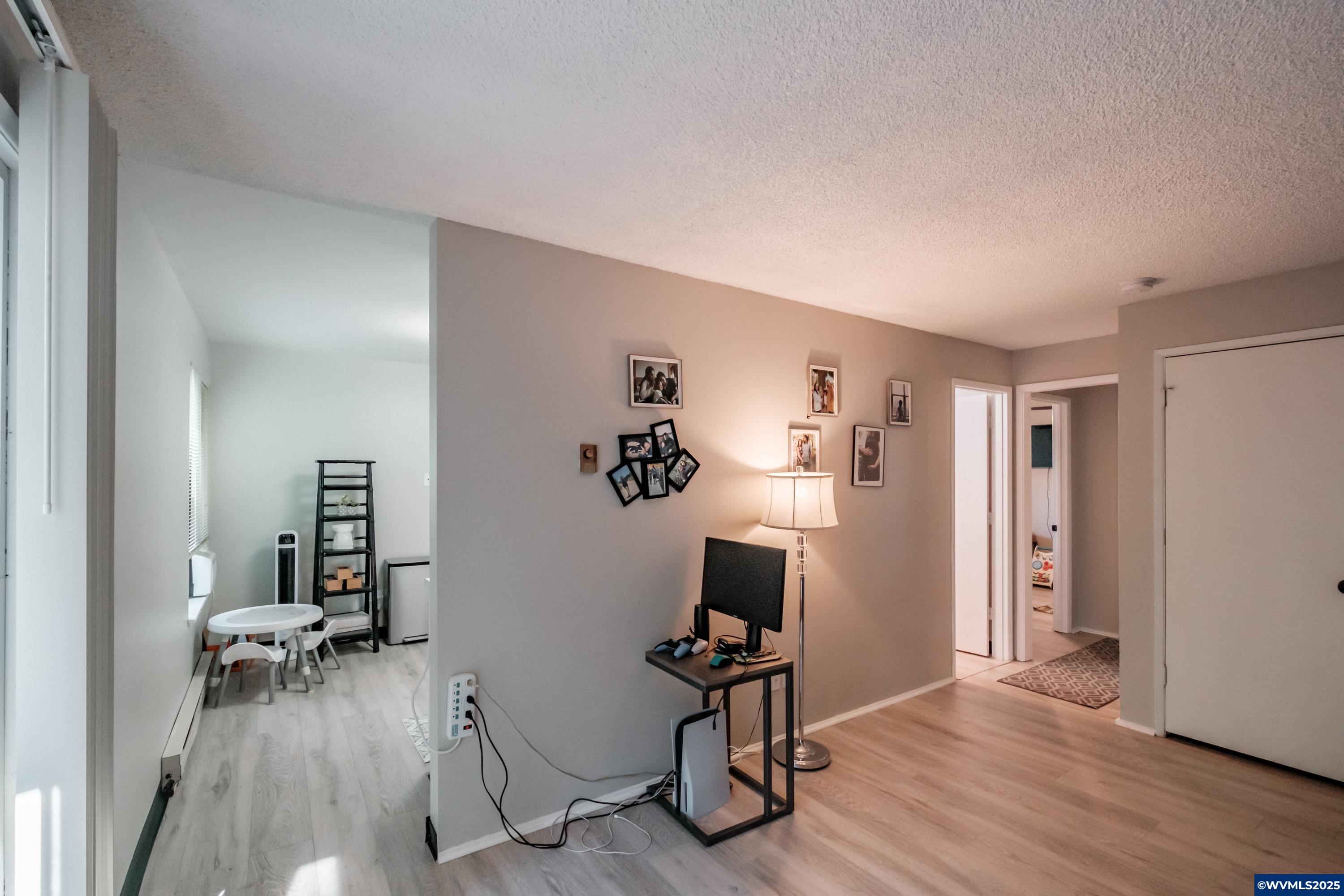 297 W Main St, Monmouth, OR, 97361