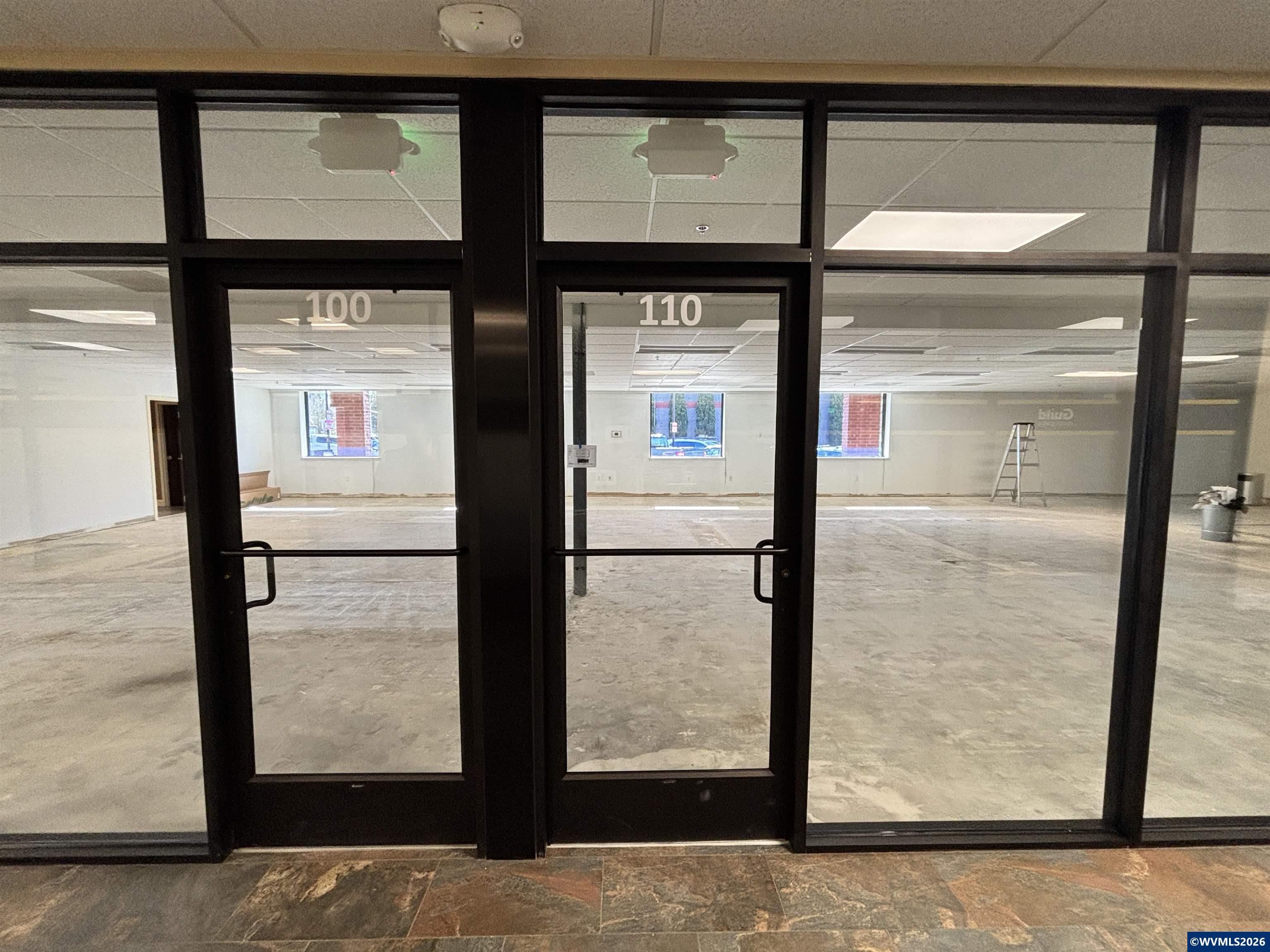 245 Commercial Ste 100-1 St SE