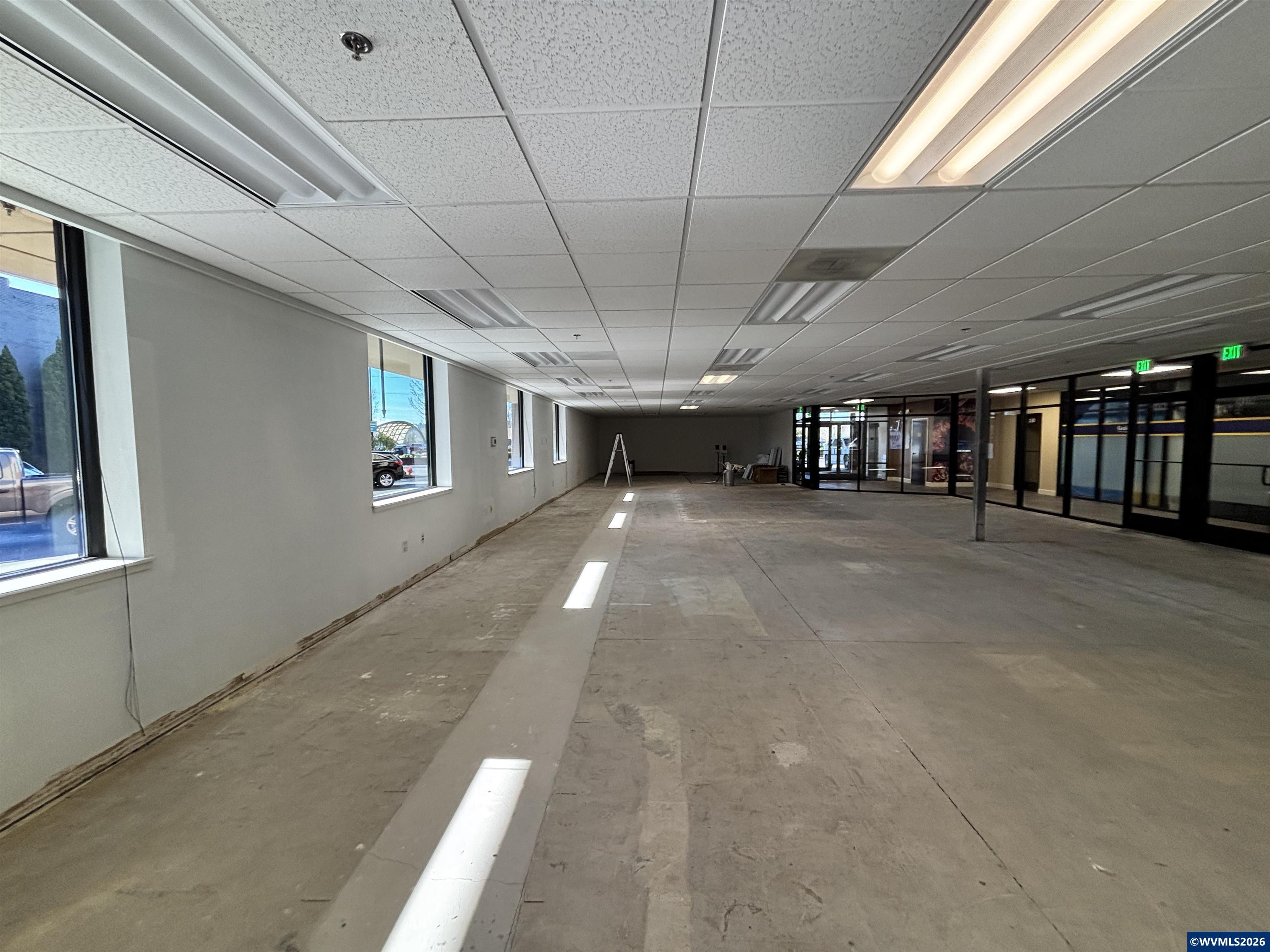 245 Commercial Ste 100-1 St SE