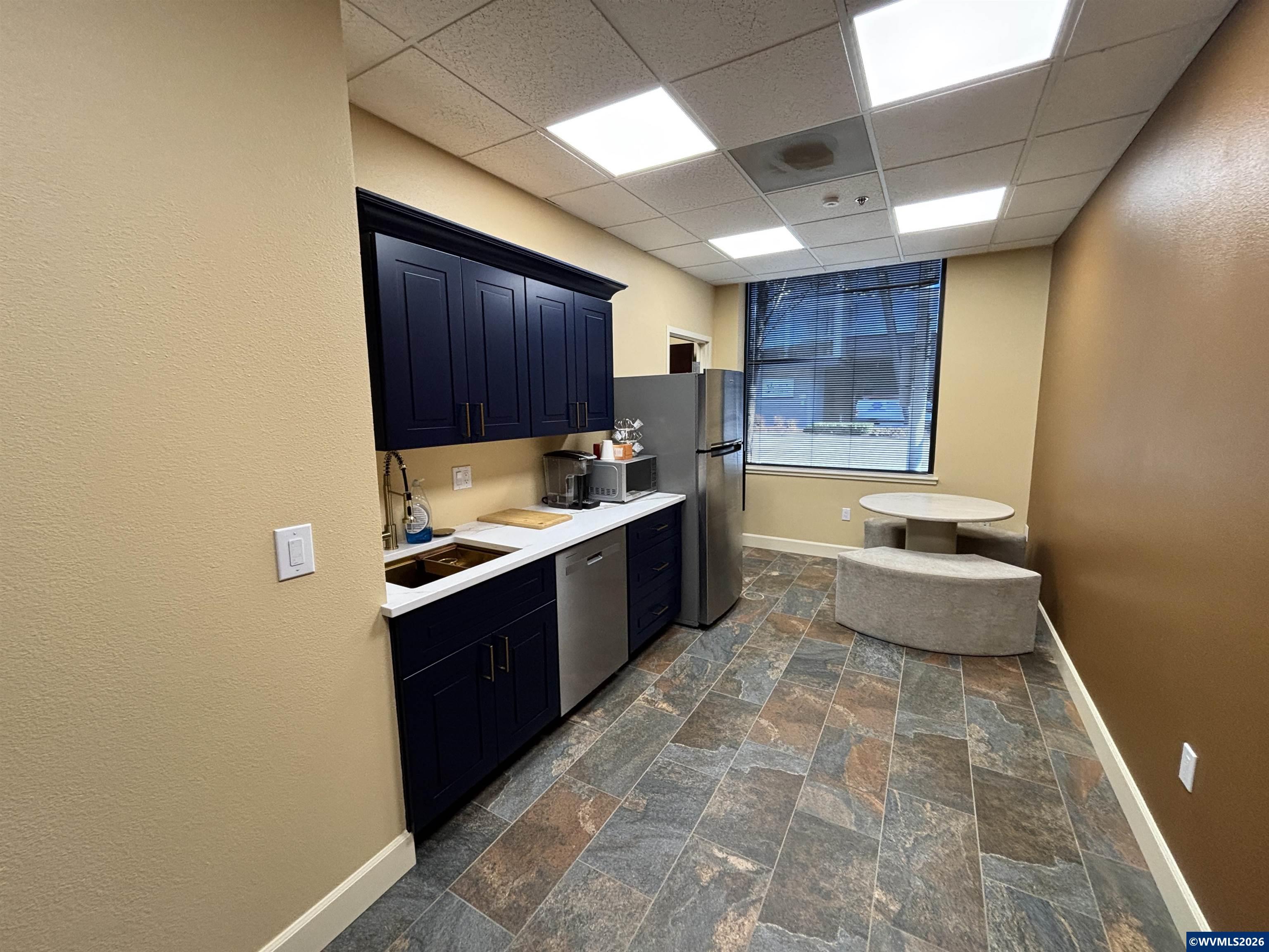 245 Commercial Ste 100-2 St SE