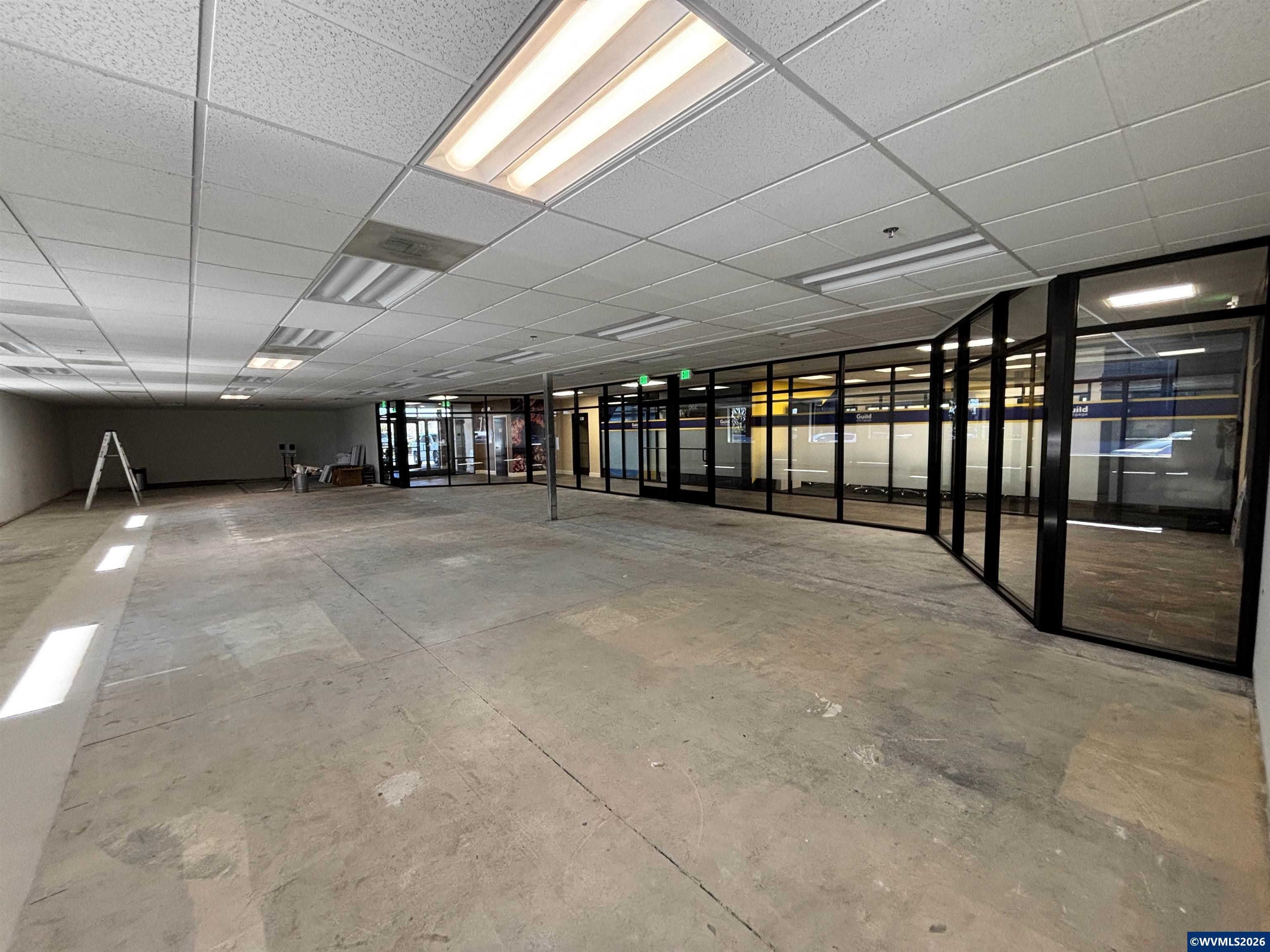 245 Commercial Ste 100-3 St SE