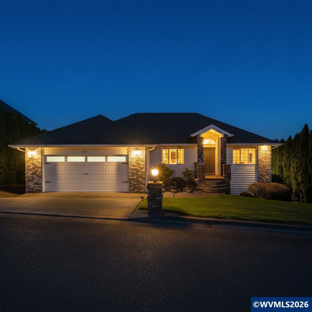 FEATURED LISTINGS