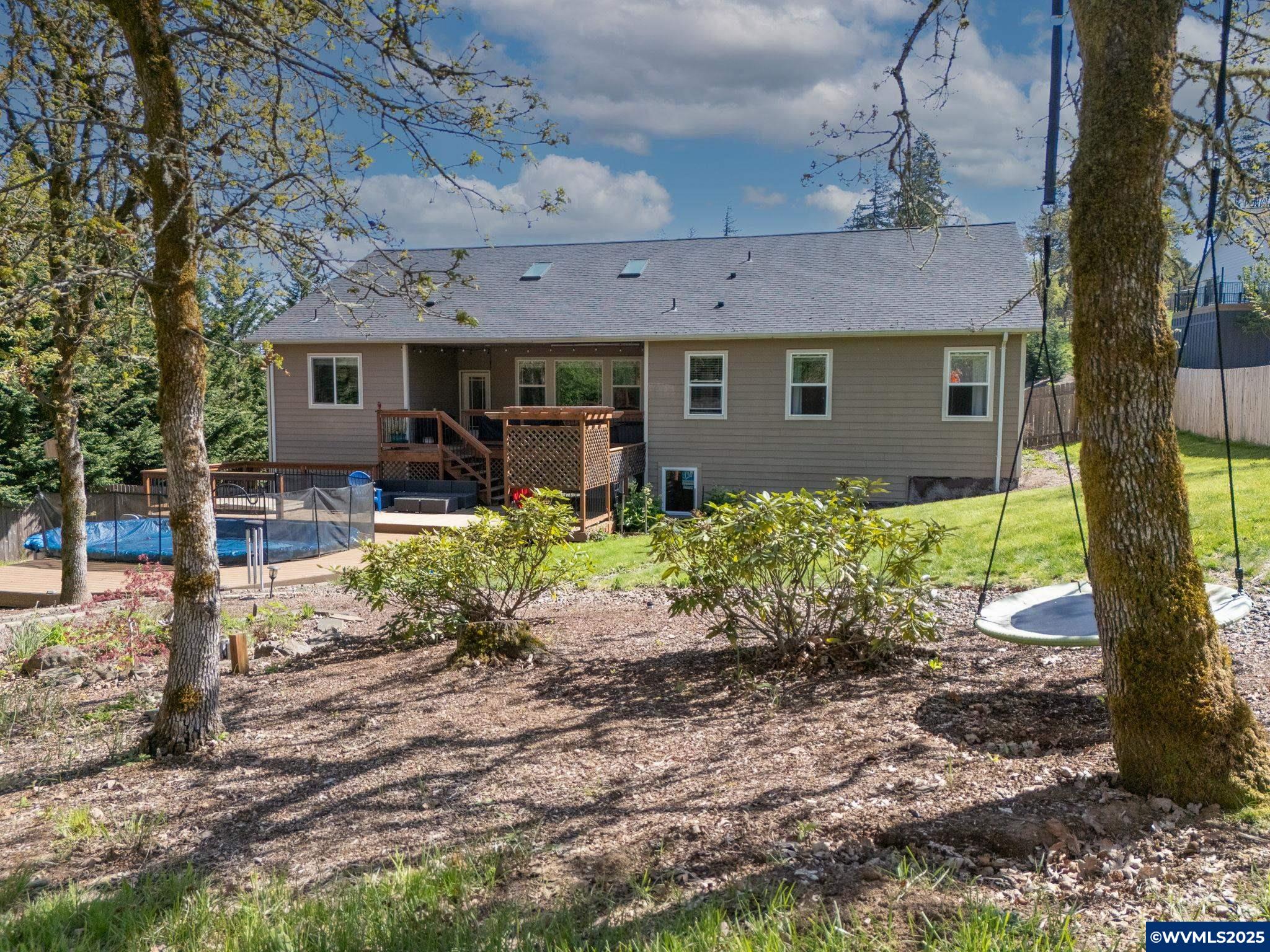 1092 Mirada Dr NW