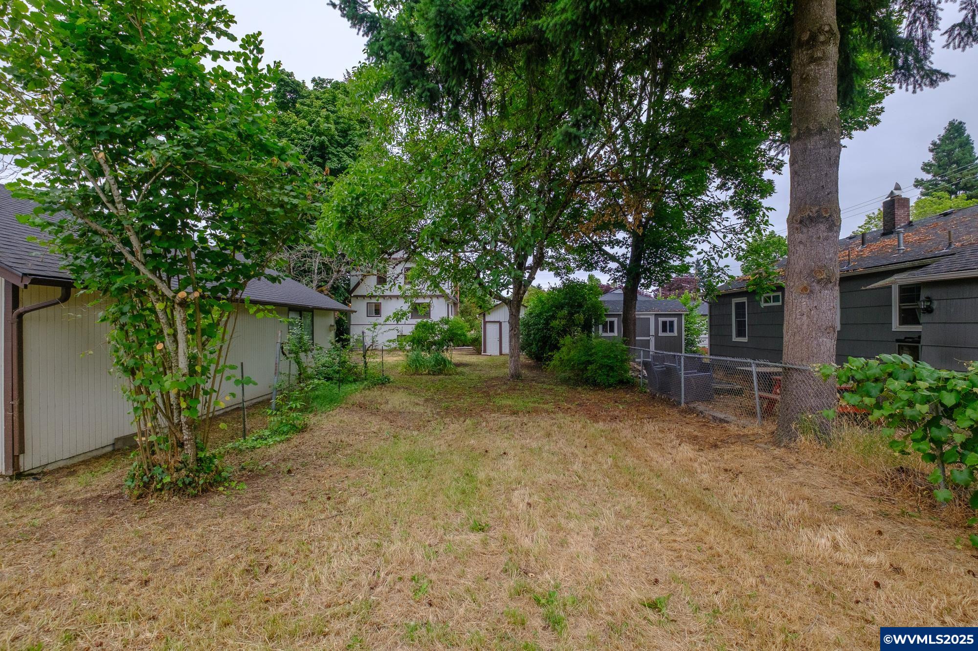 1082 Electric Av SE