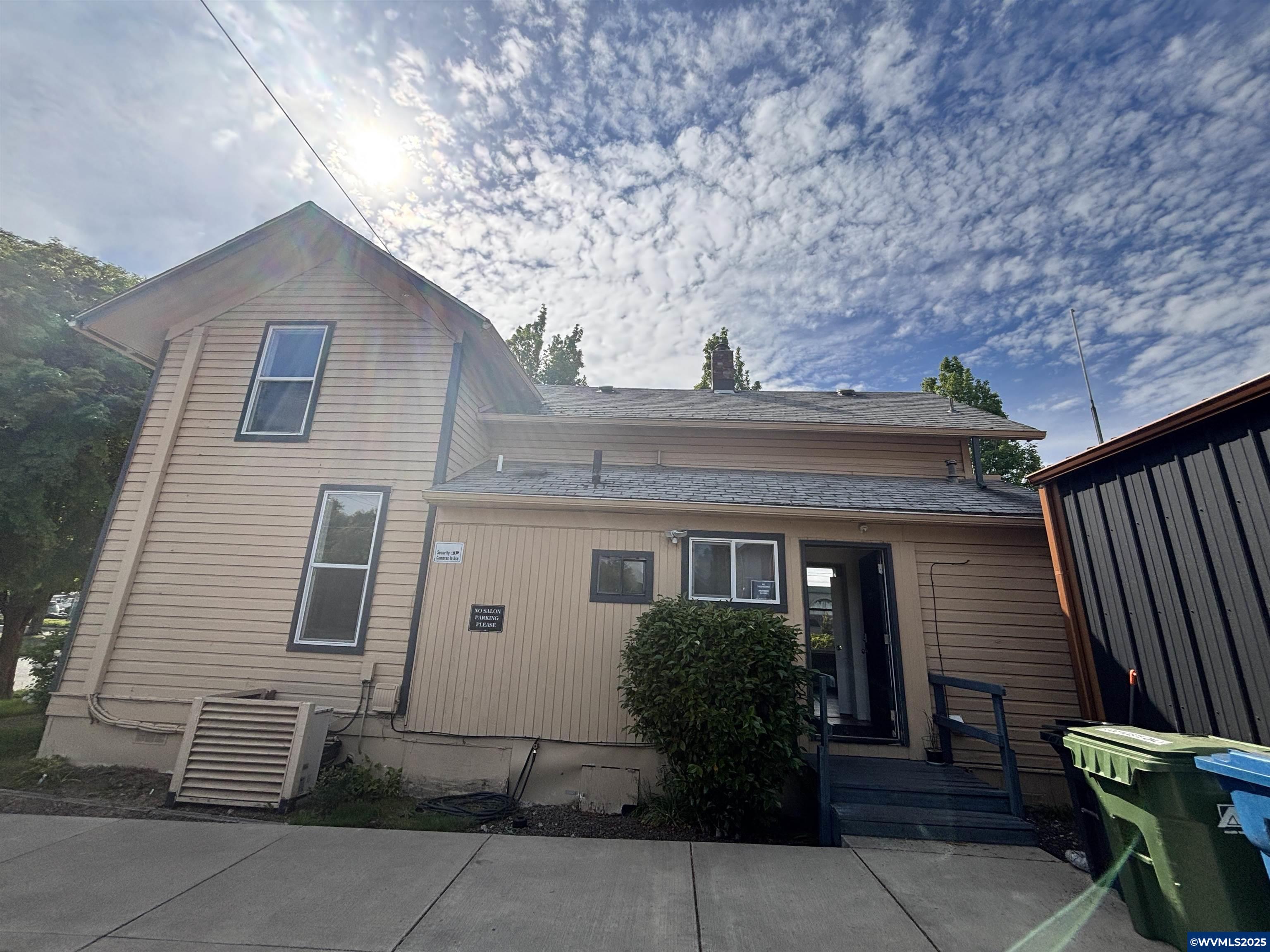 301 Shipping St NE