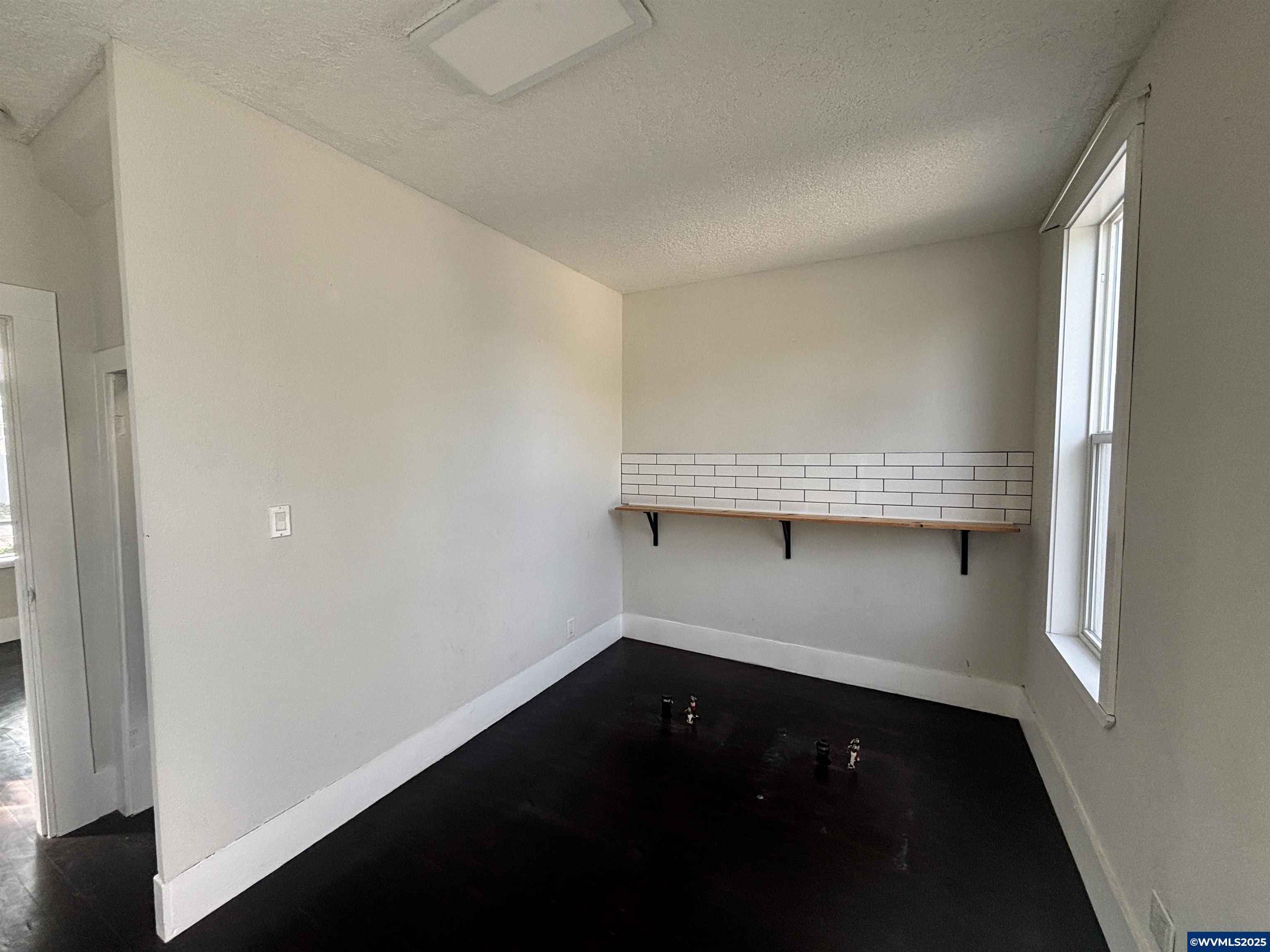301 Shipping St NE