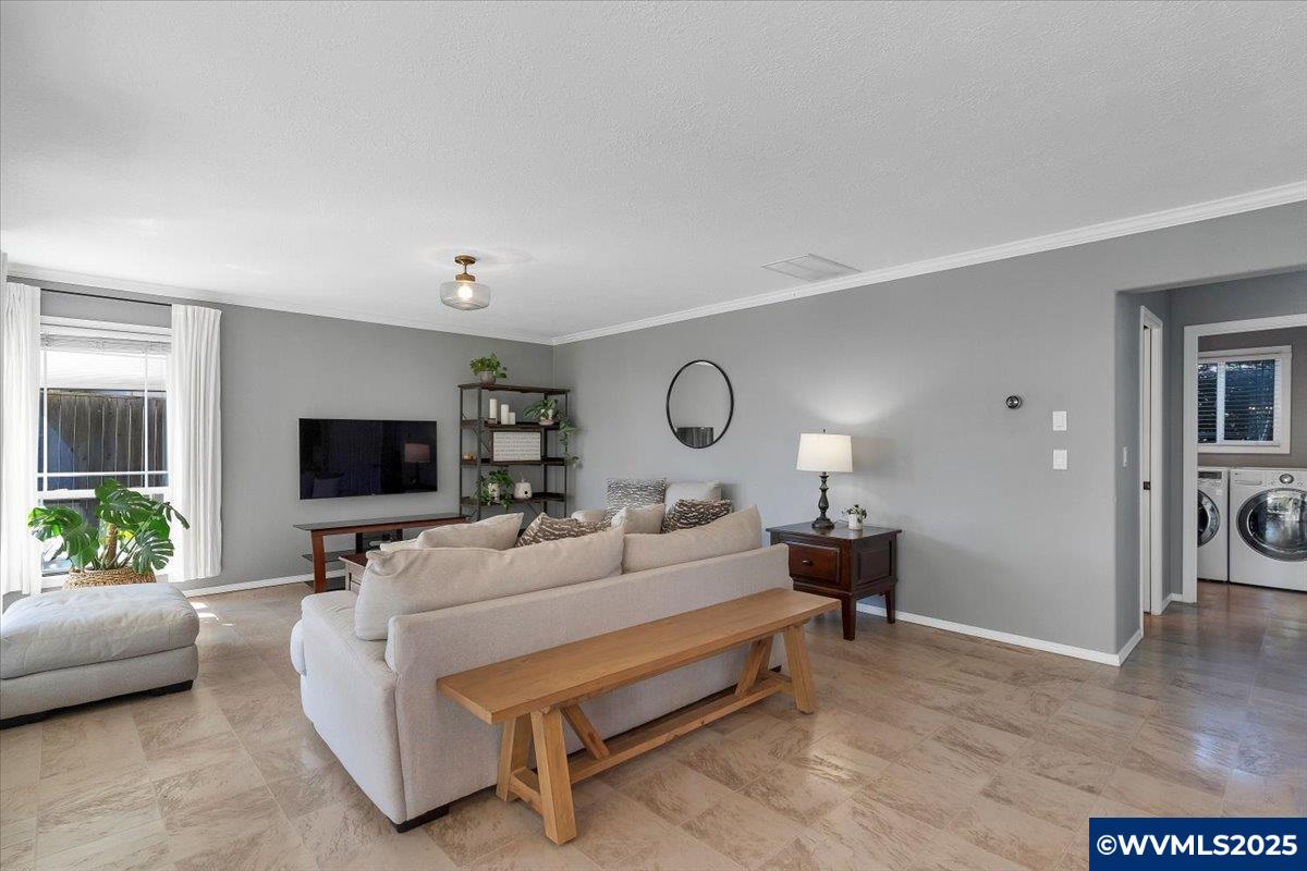 5461 Monterey Dr