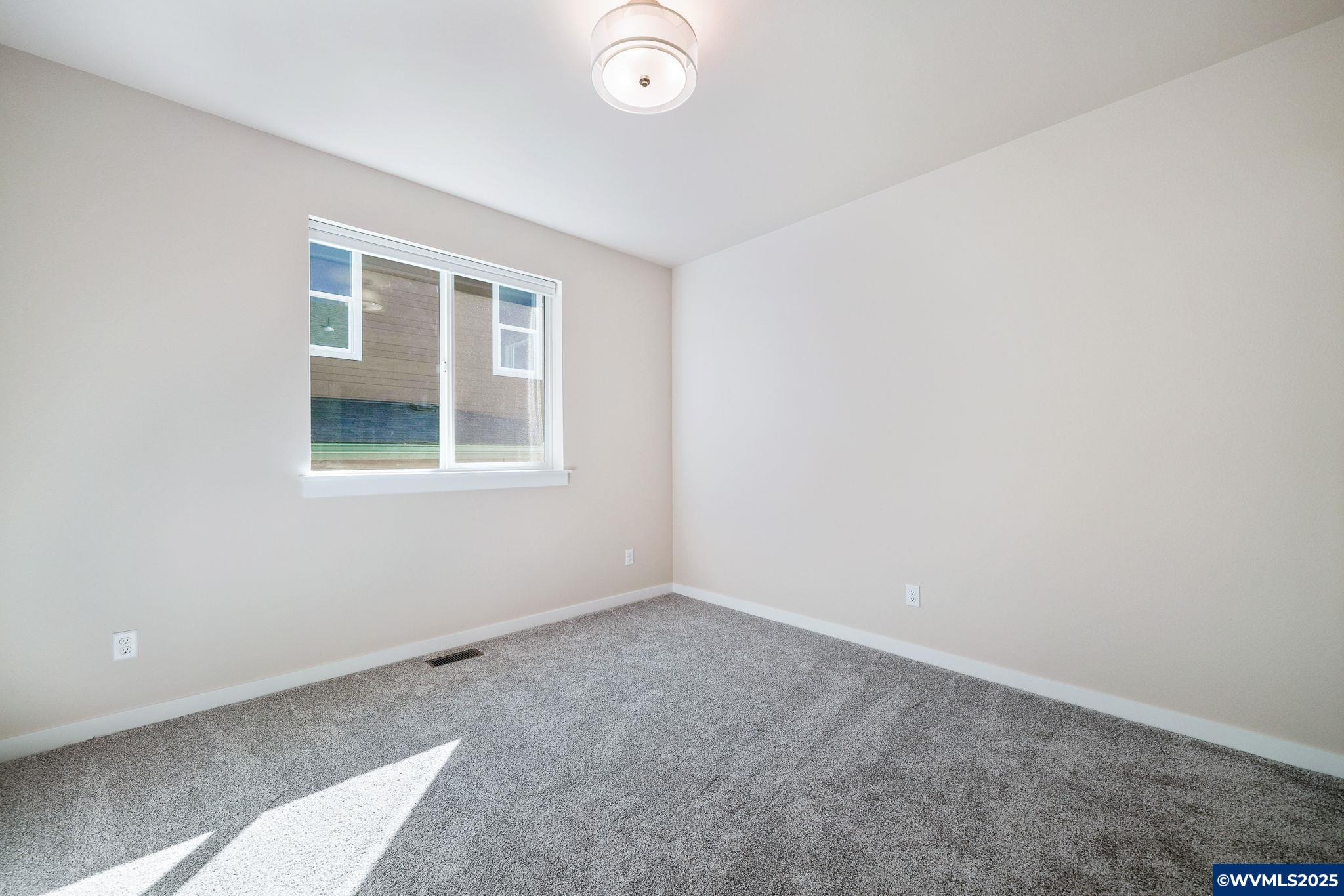 2024 NW Victory Av