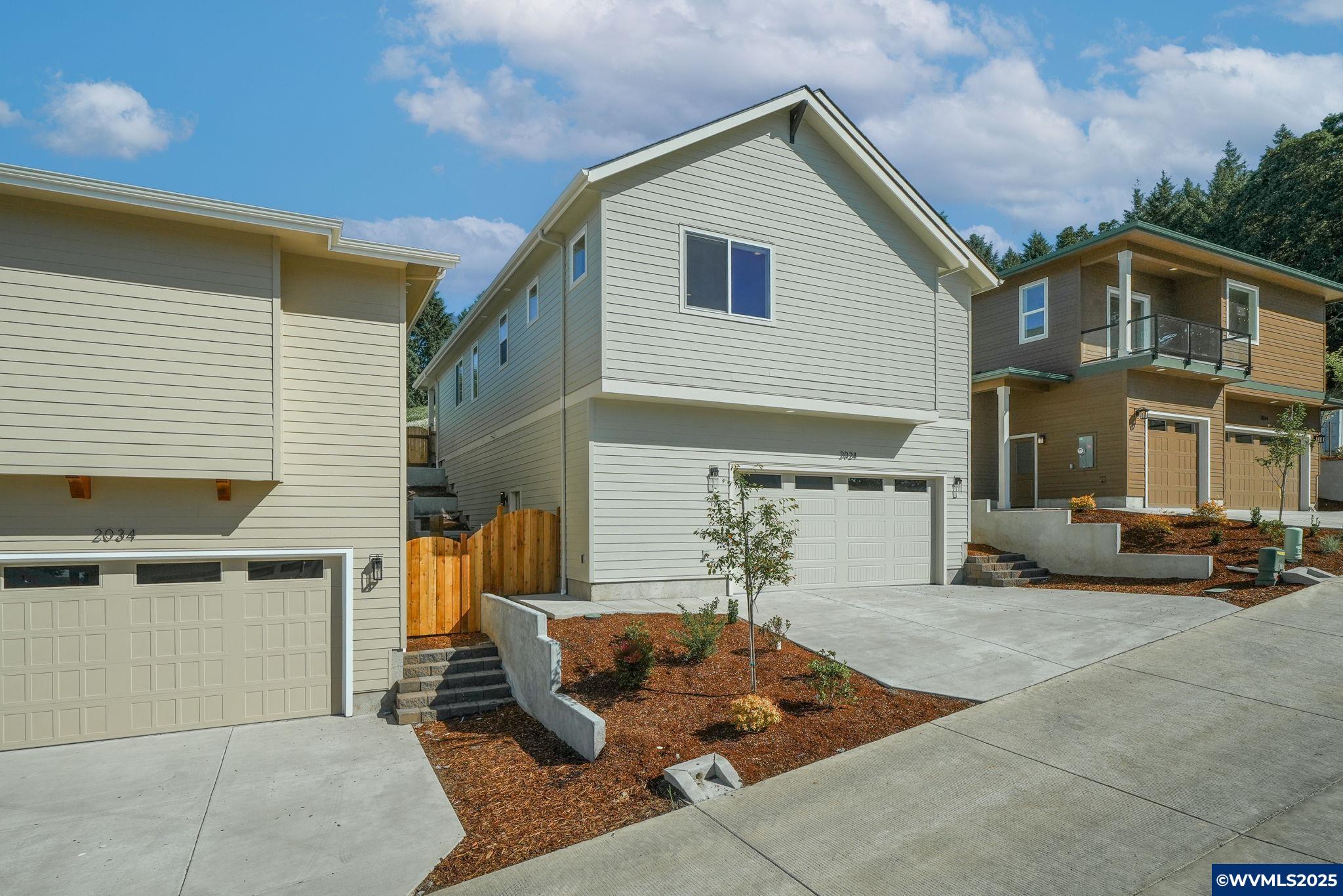 2024 NW Victory Av