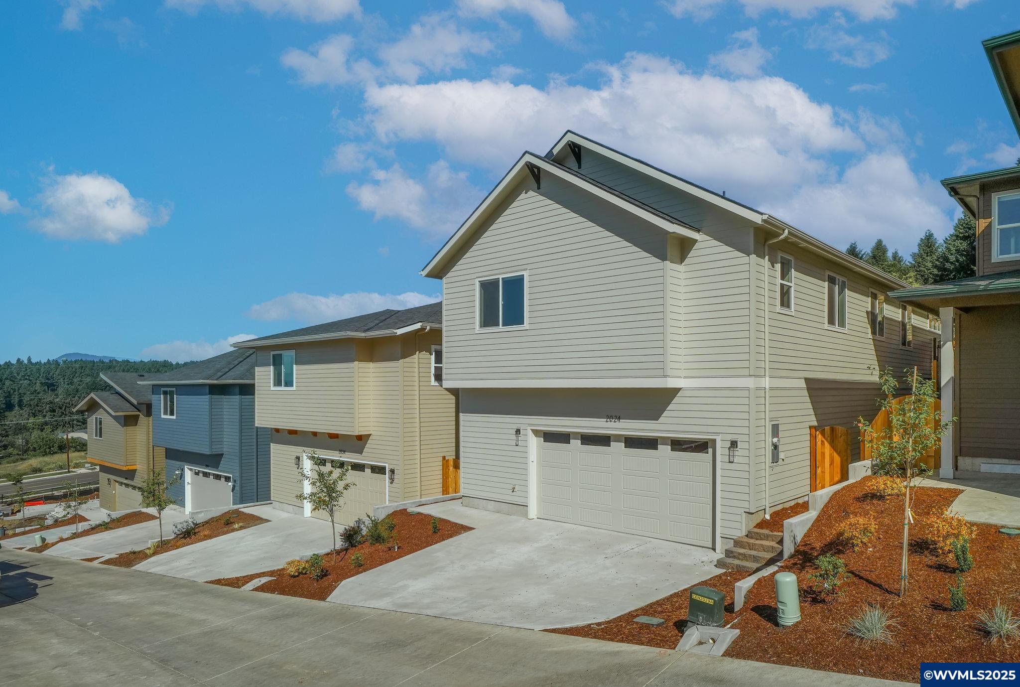 2024 NW Victory Av