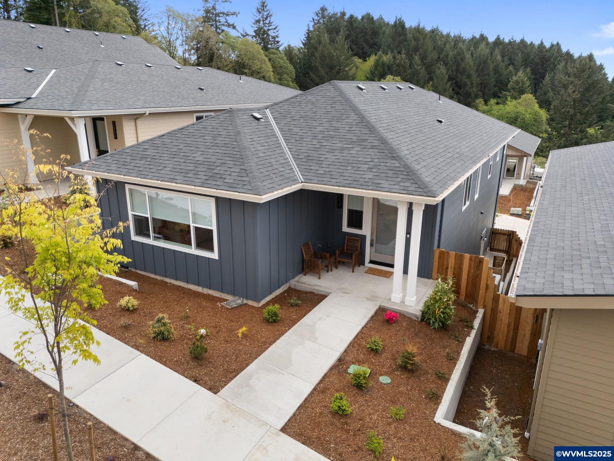 2044 NW Victory Av