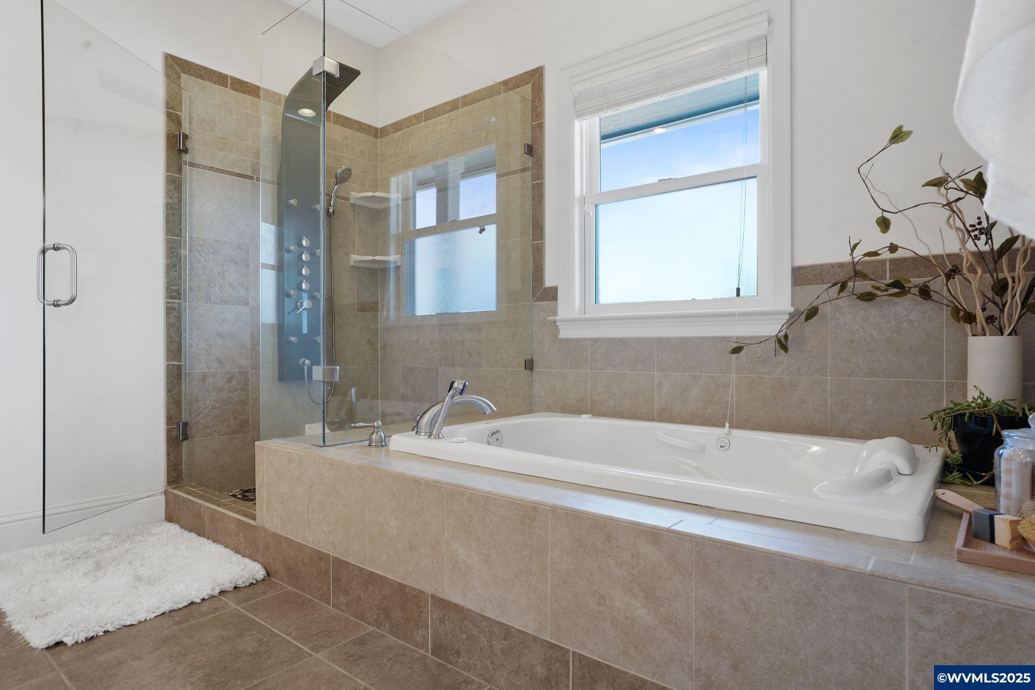 6219 NE Pettibone Dr