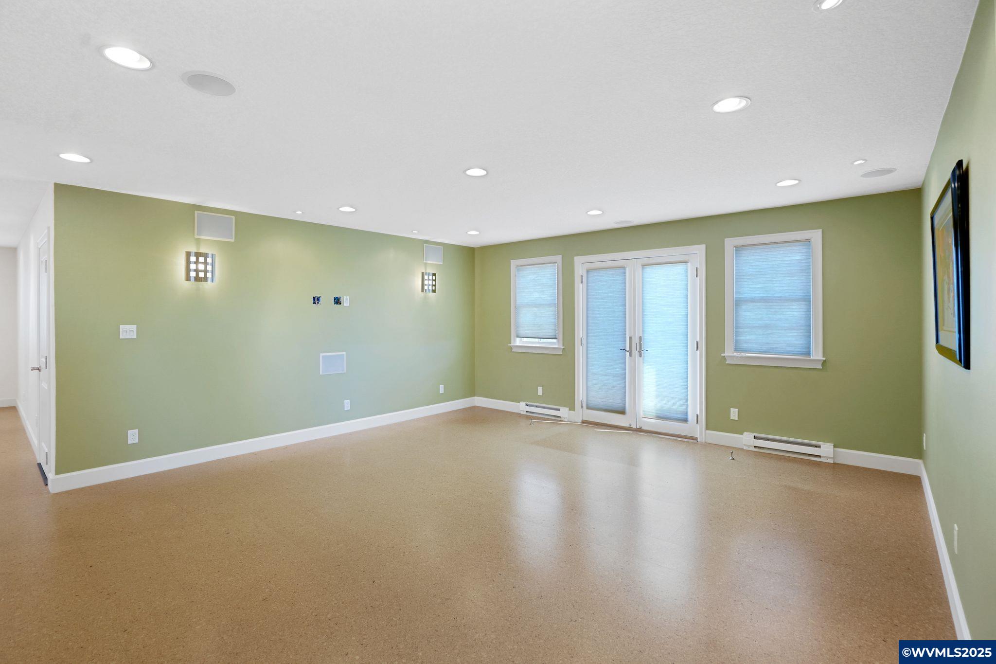 6219 NE Pettibone Dr