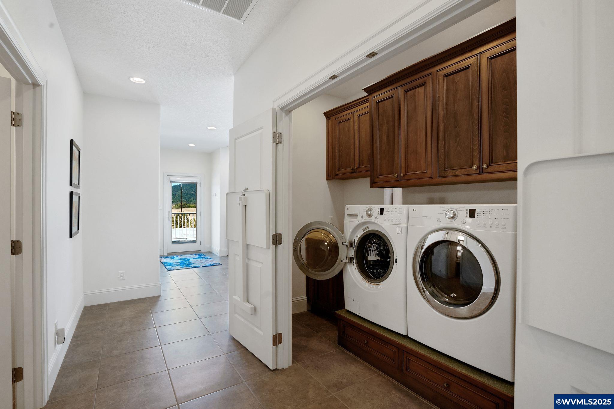 6219 NE Pettibone Dr