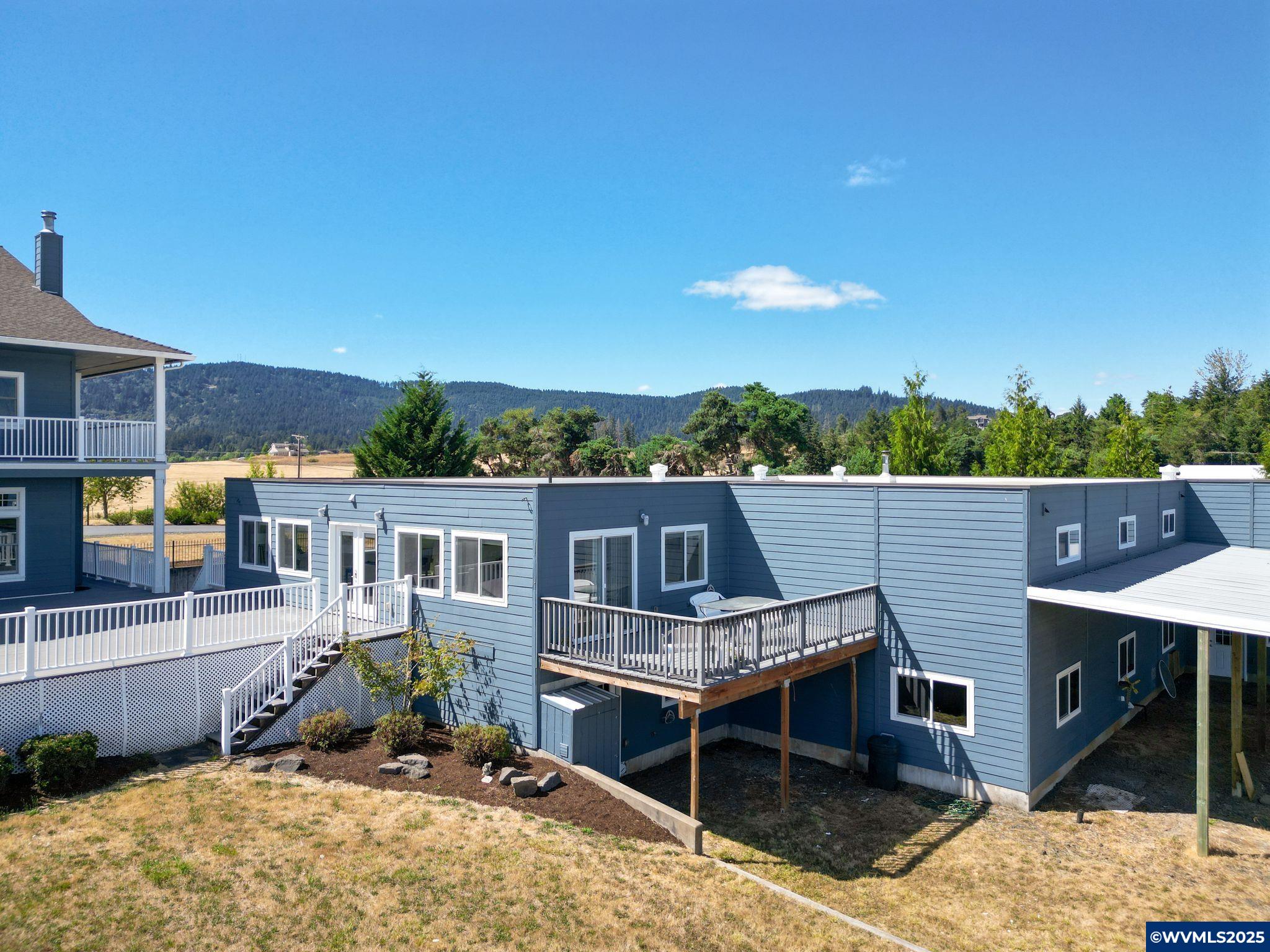 6219 NE Pettibone Dr