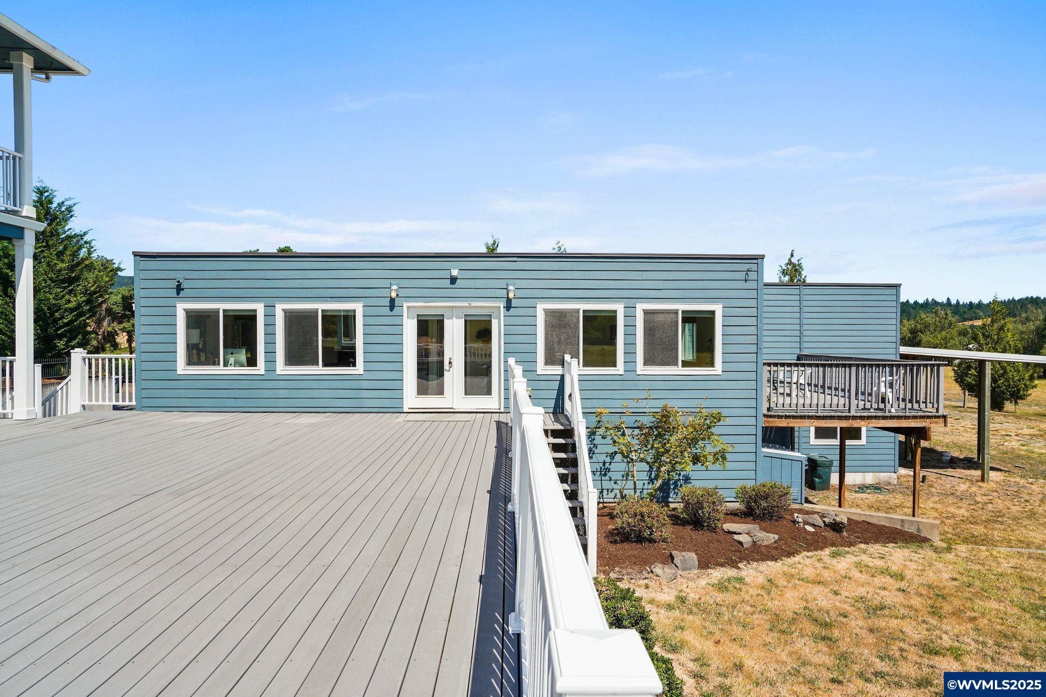 6219 NE Pettibone Dr