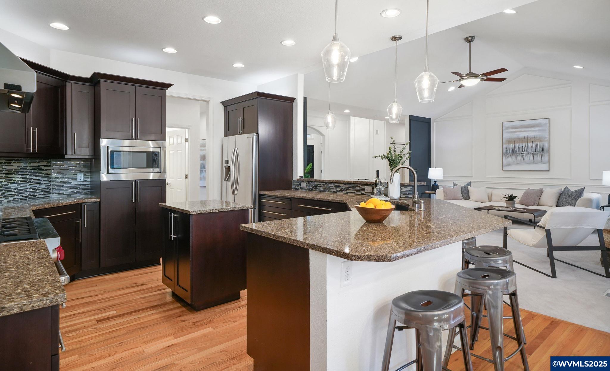 3423 NW Glenridge Dr