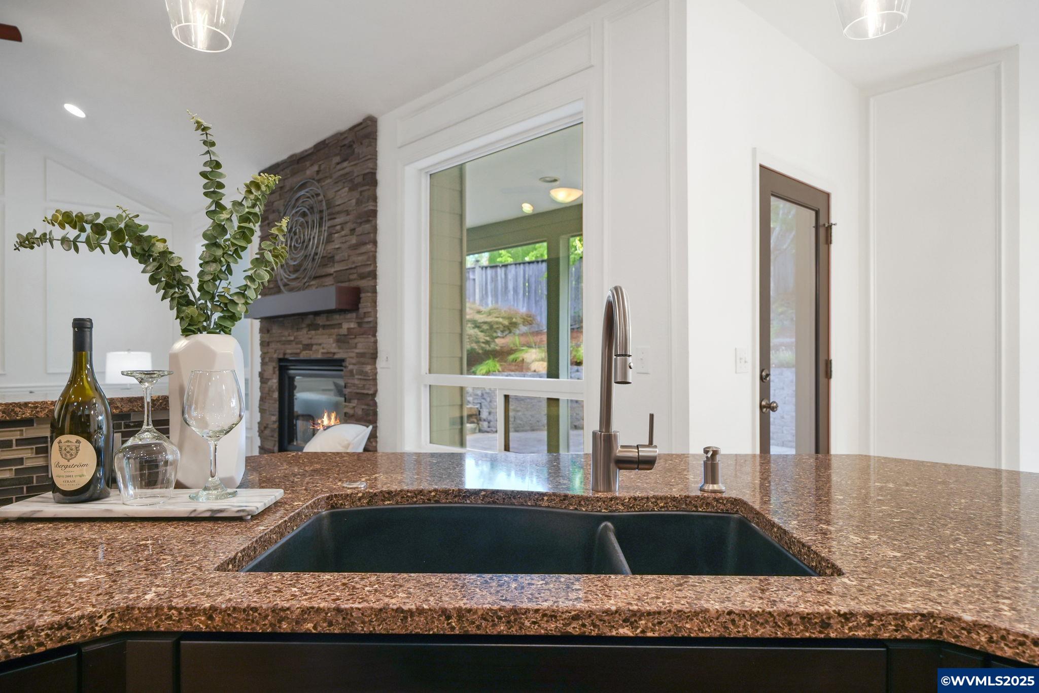 3423 NW Glenridge Dr