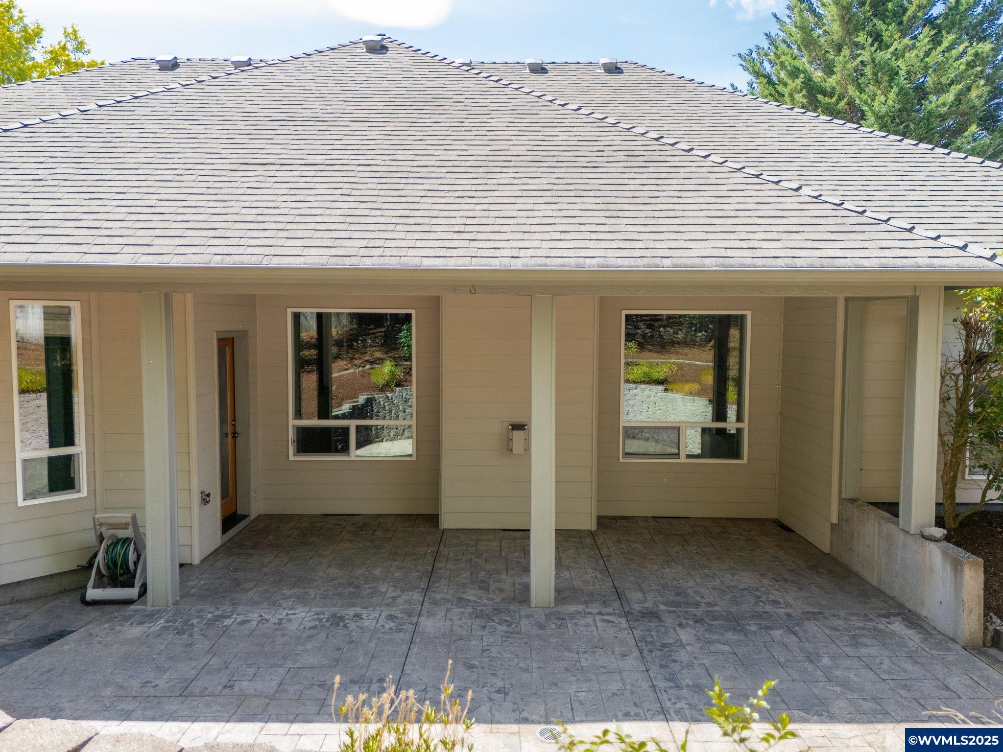 3423 NW Glenridge Dr