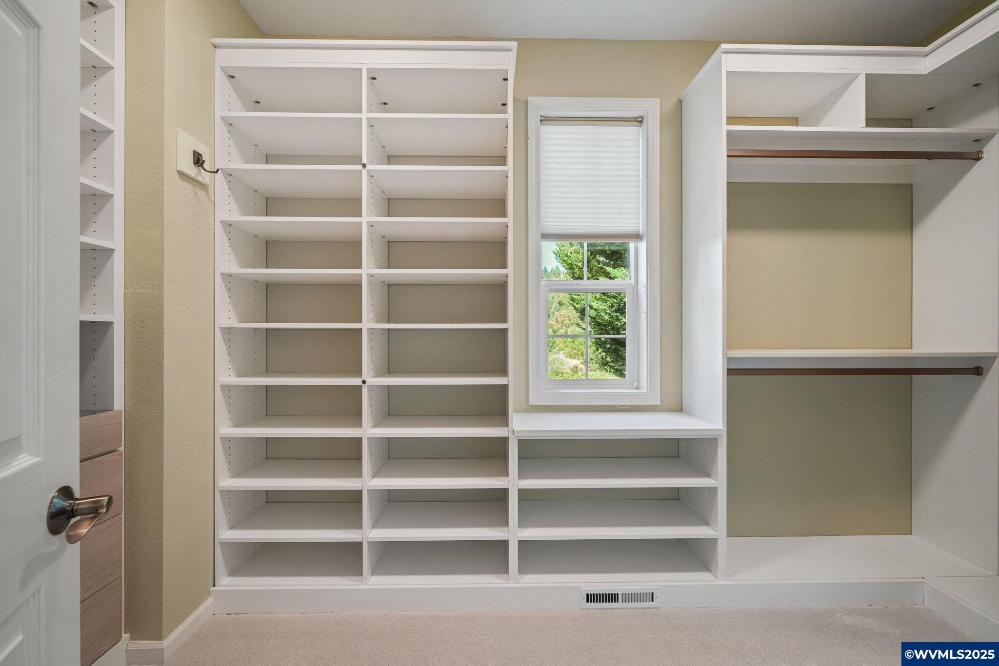 3423 NW Glenridge Dr