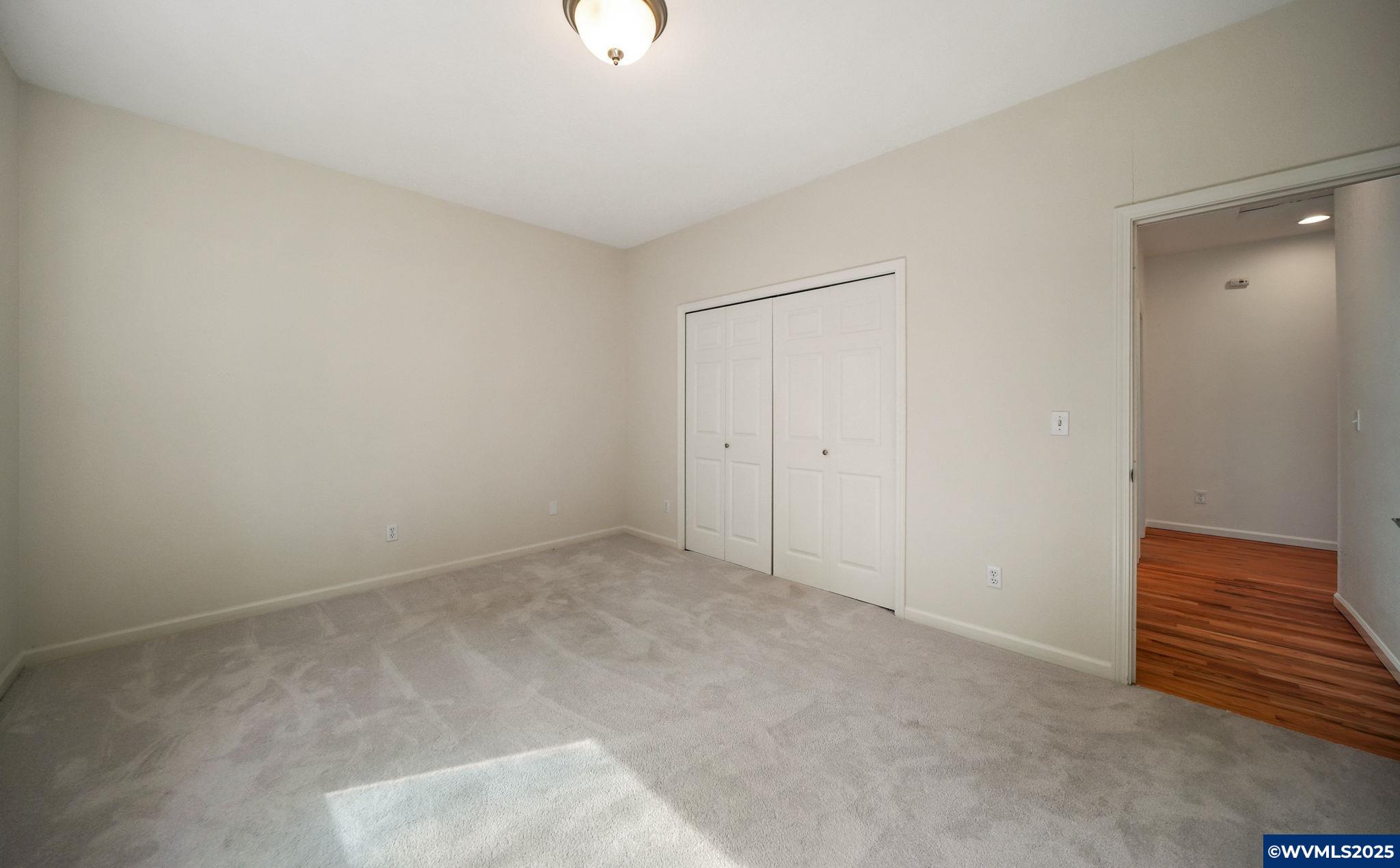 3423 NW Glenridge Dr