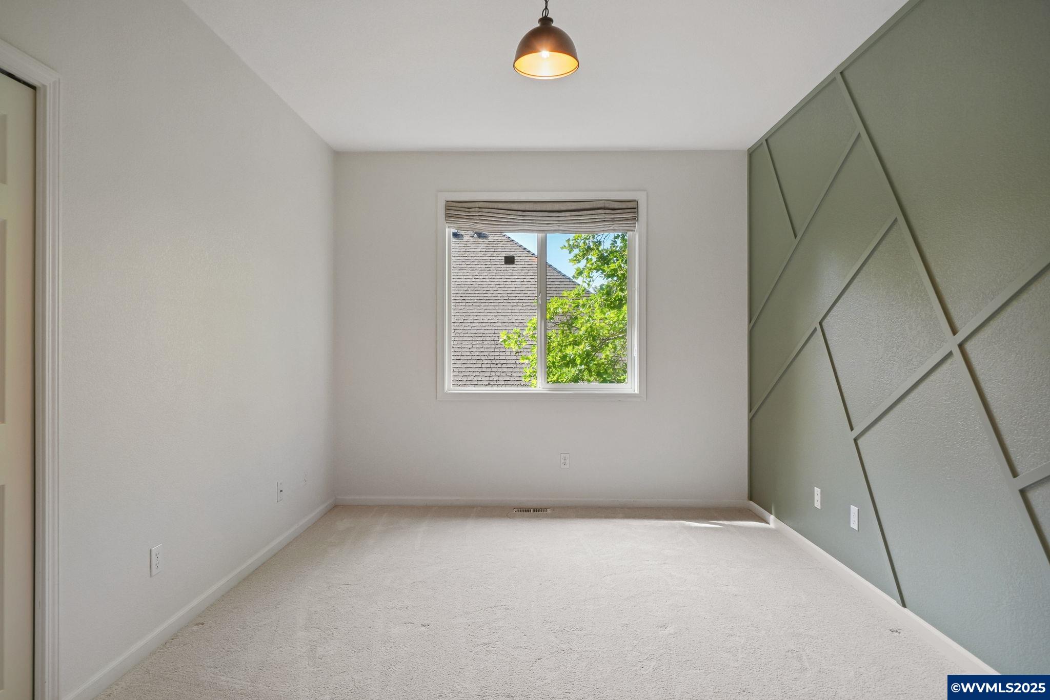 3423 NW Glenridge Dr