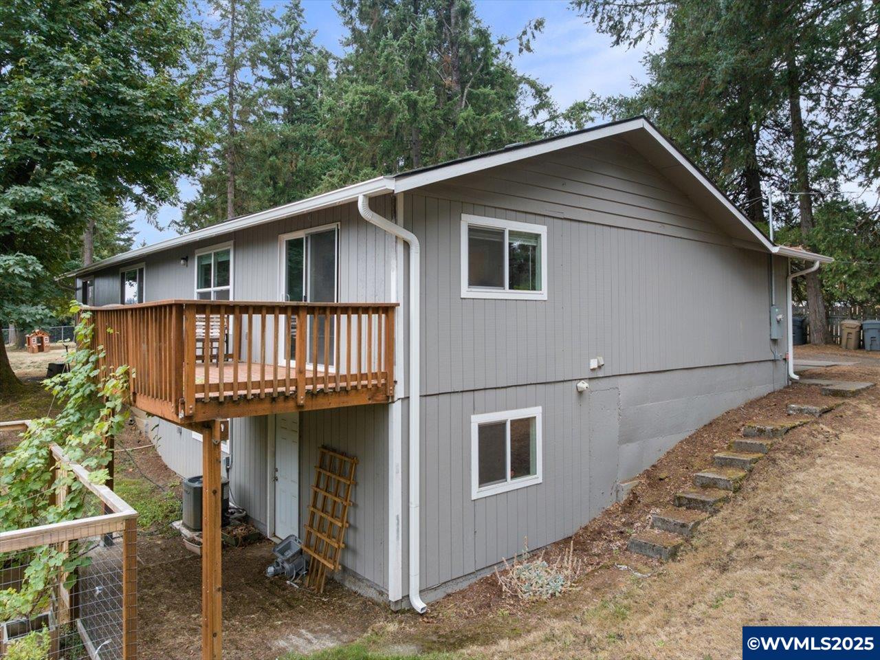 4266 Palestine Av NW