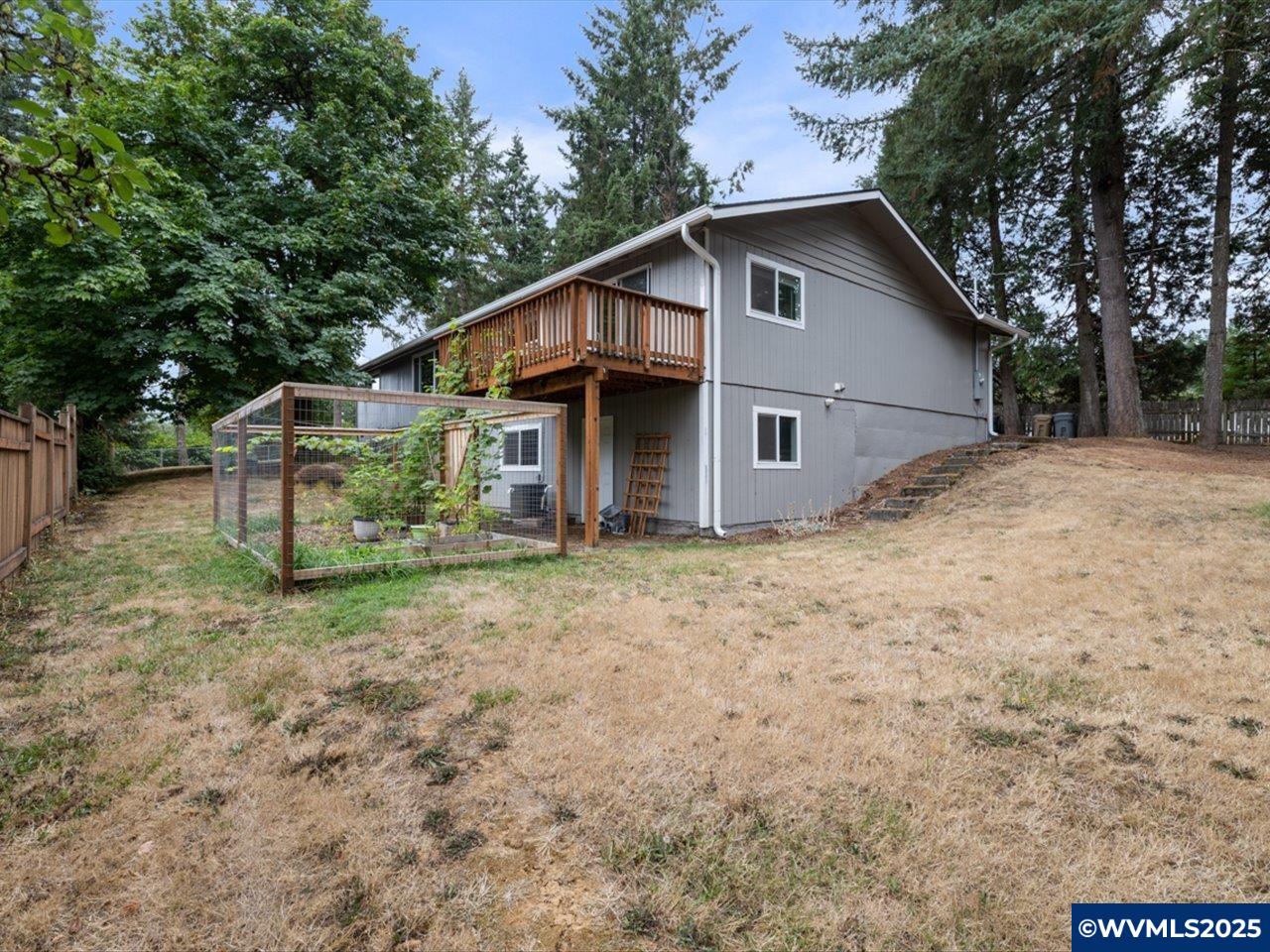 4266 Palestine Av NW