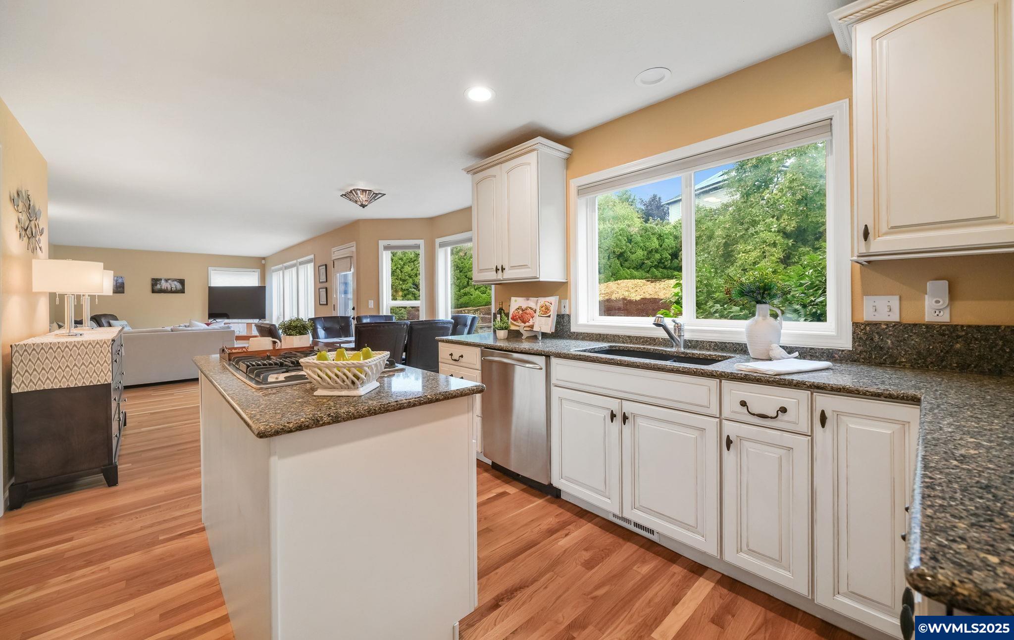 3269 NW Silktassel Dr