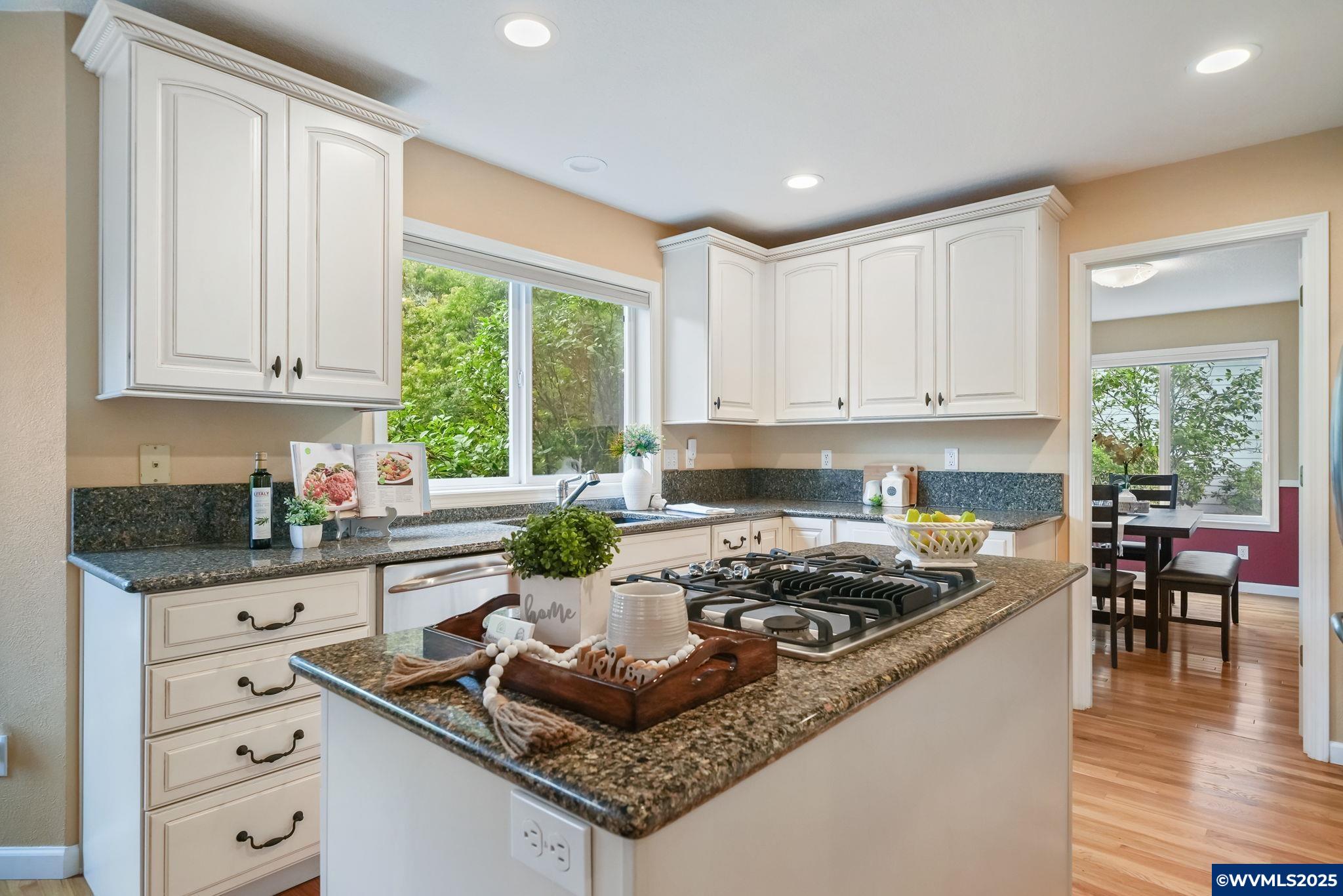 3269 NW Silktassel Dr