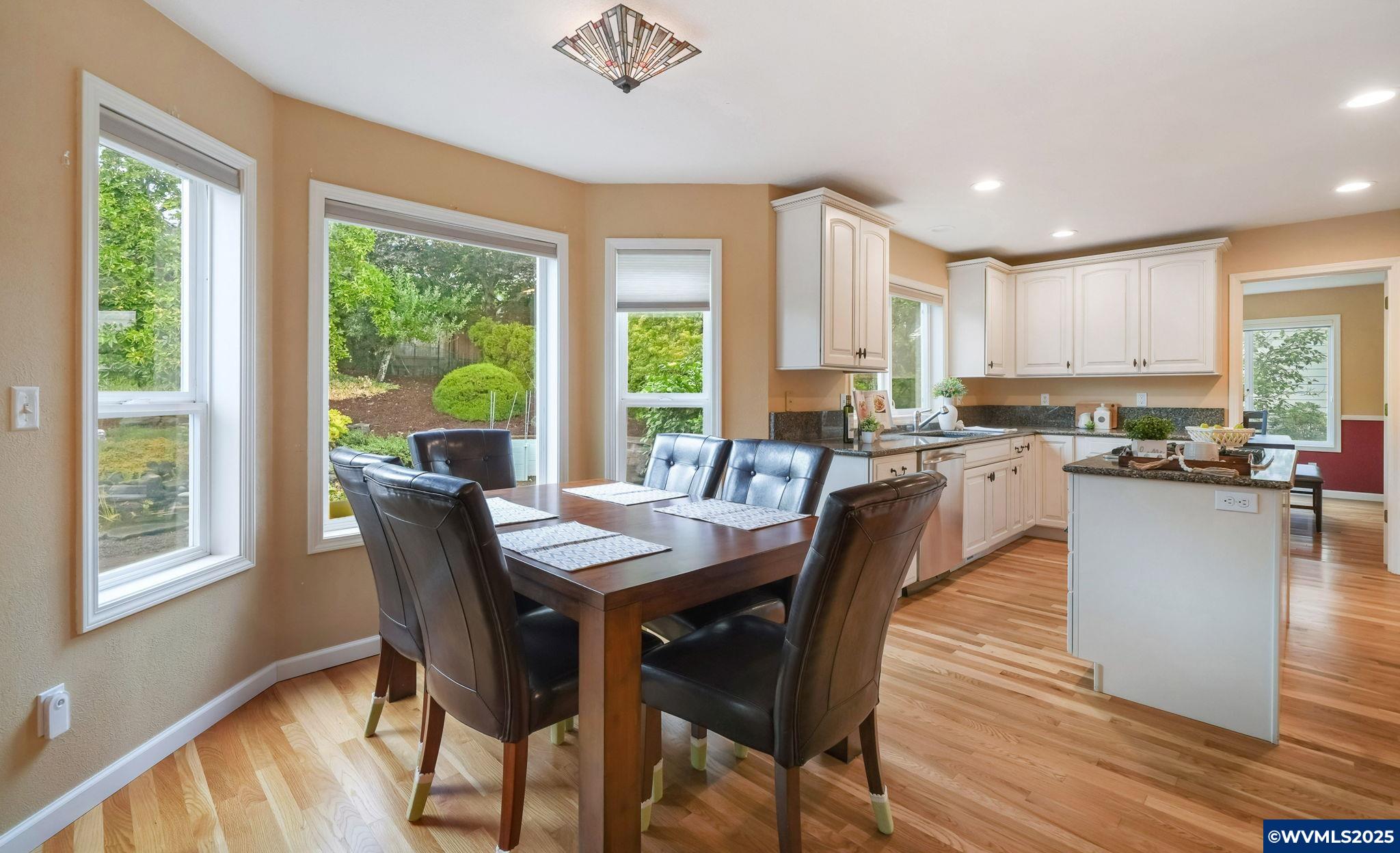 3269 NW Silktassel Dr