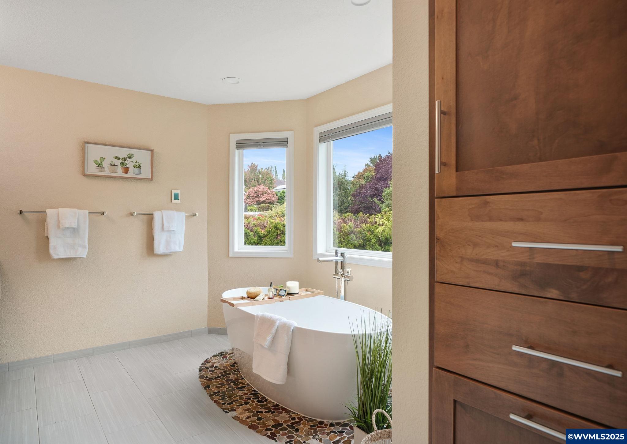 3269 NW Silktassel Dr