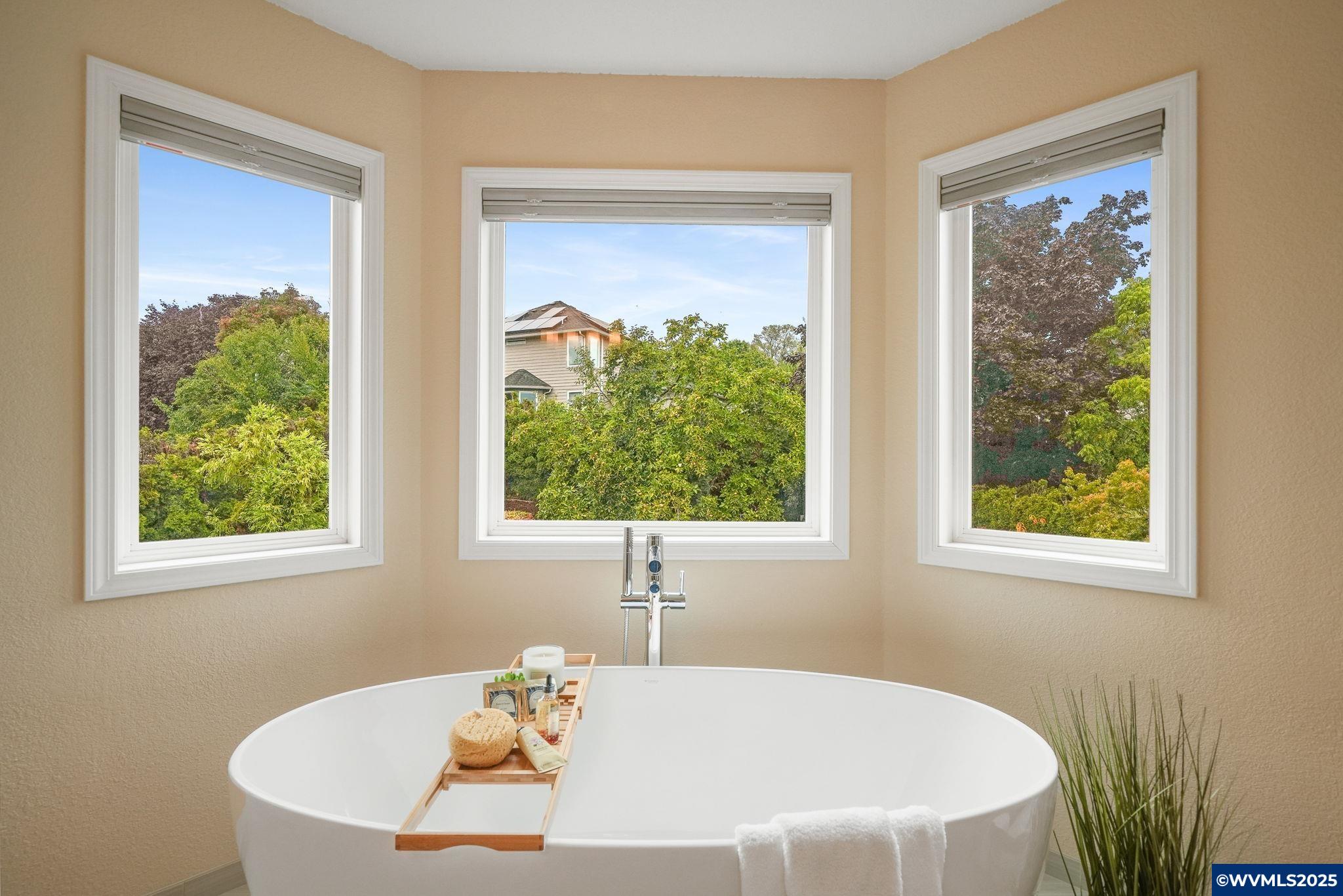 3269 NW Silktassel Dr