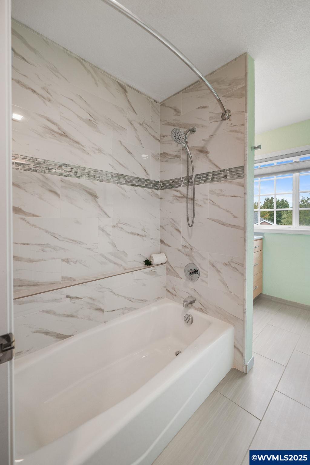 3269 NW Silktassel Dr