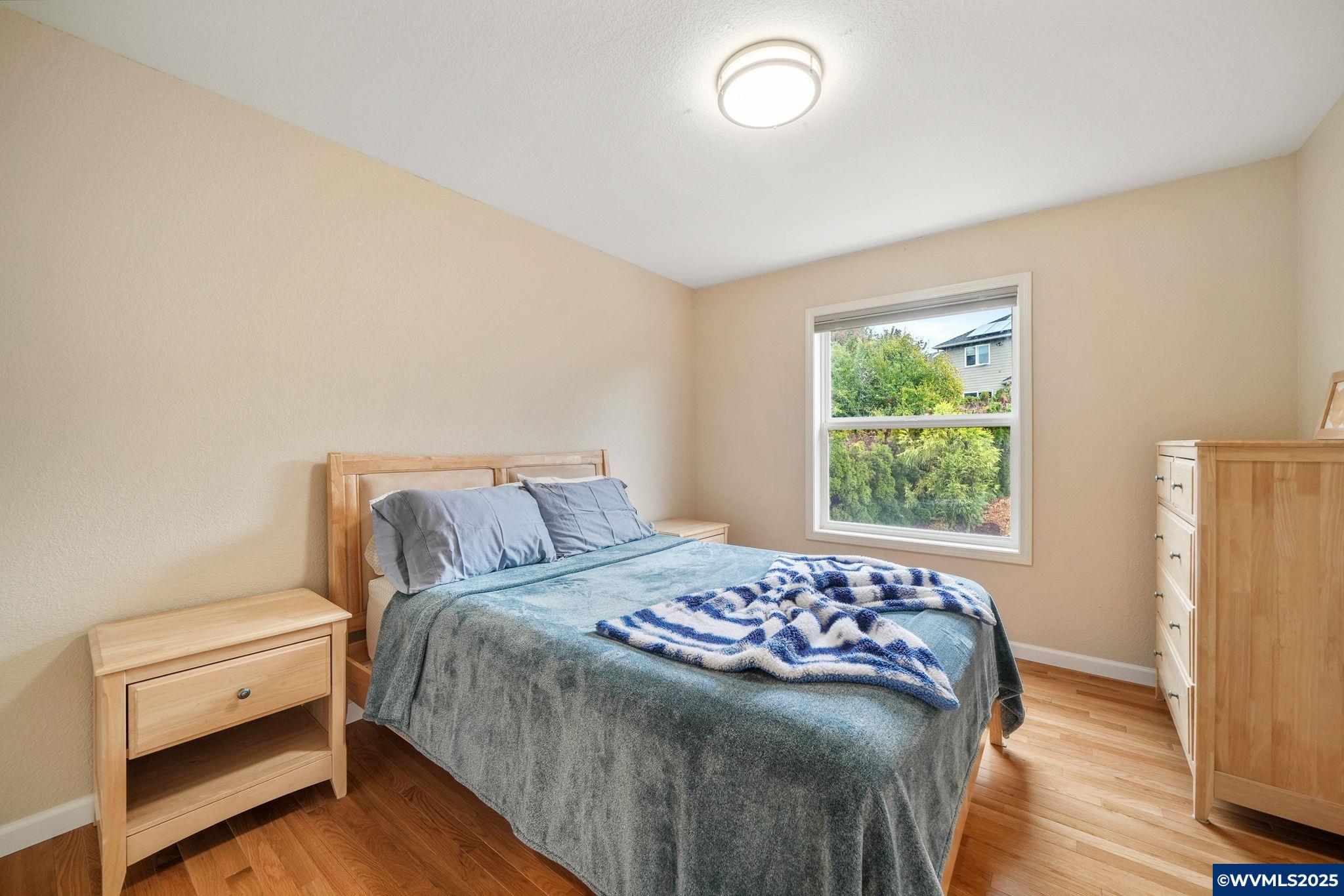 3269 NW Silktassel Dr